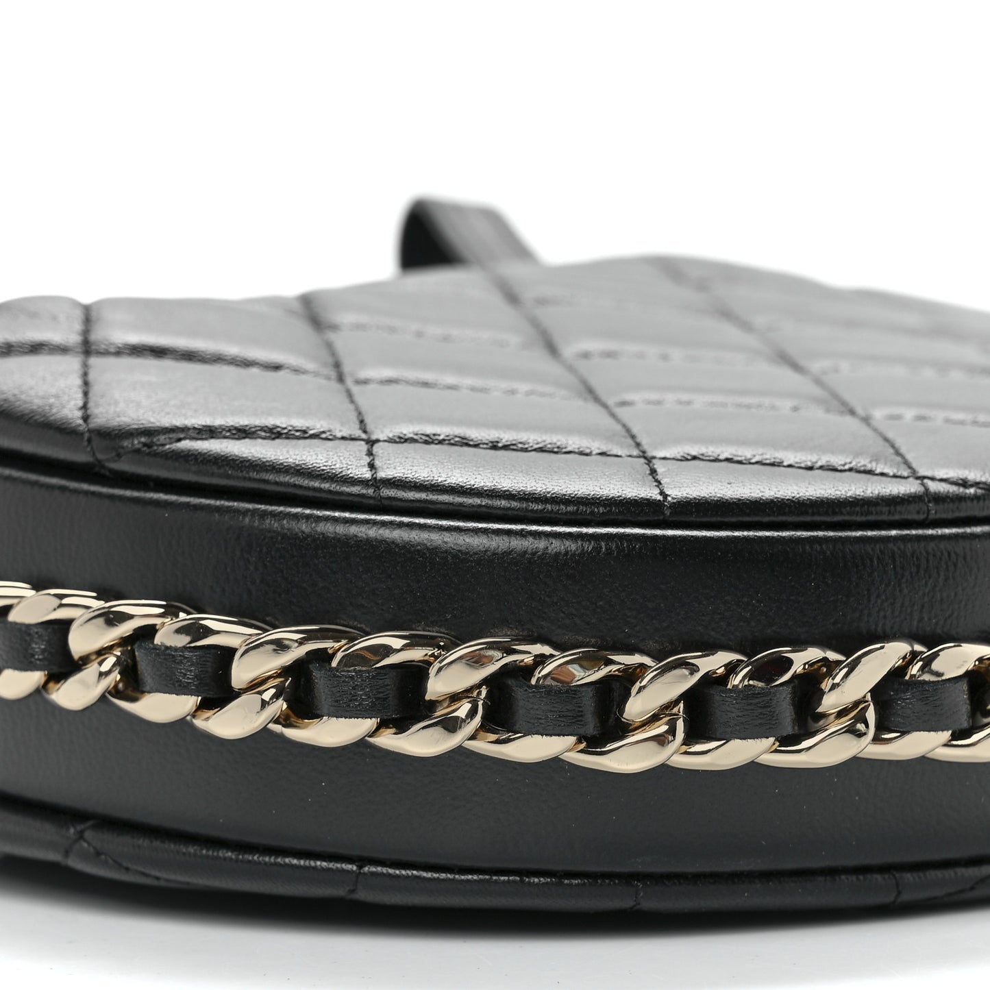 Lambskin Quilted Chain Around Pouch Black