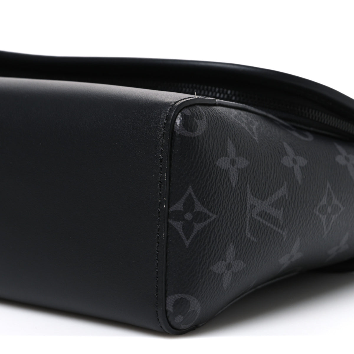 Louis Vuitton Monogram Eclipse Reverse Pulse Messenger 8 of 8
