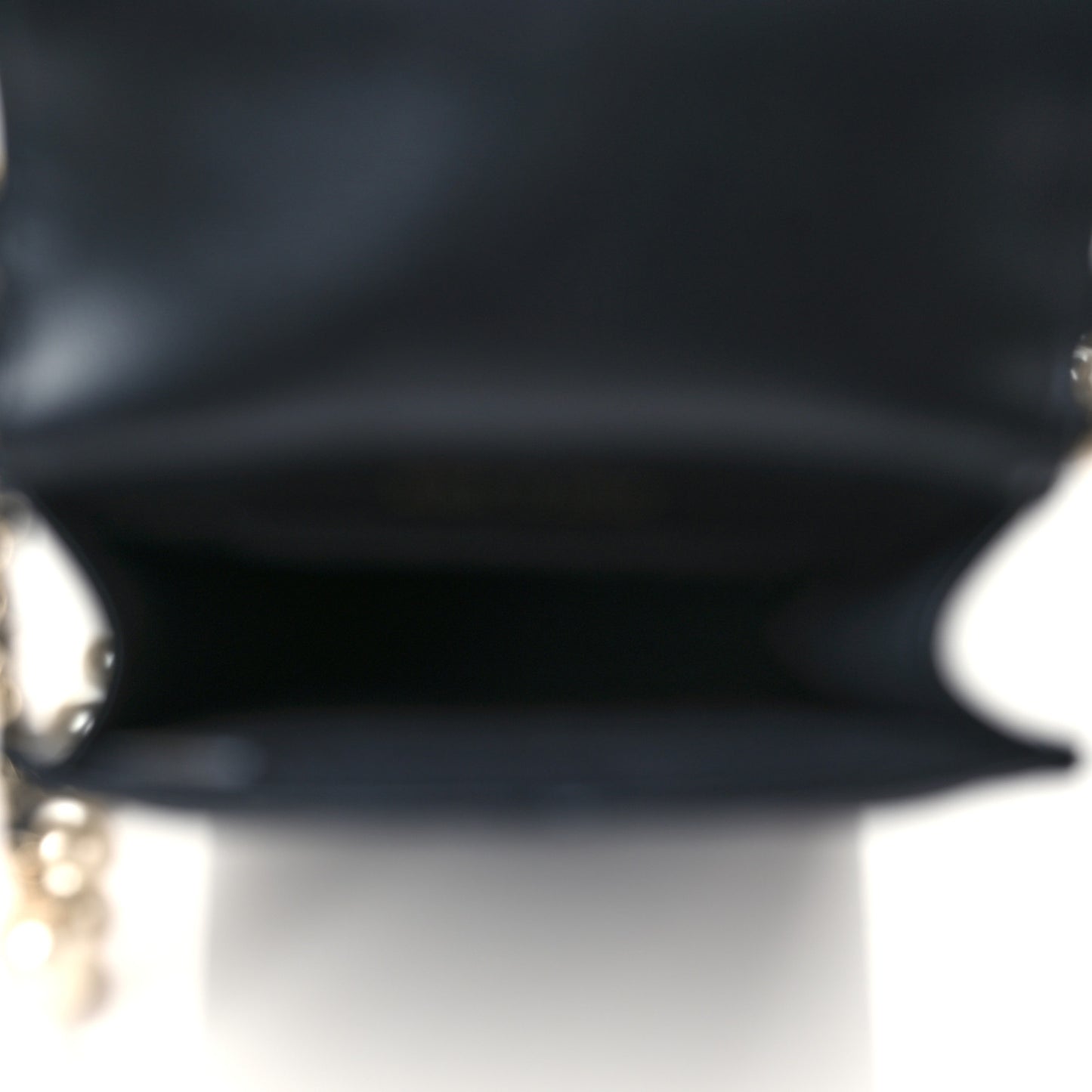 Lambskin Quilted Pearl Phone Holder With Chain Black