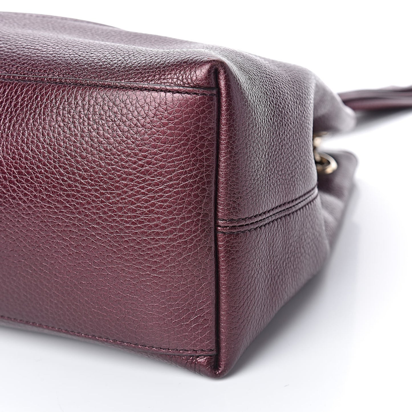 Metallic Cellarius Calfskin Medium Soho Chain Shoulder Bag Classic Burgundy