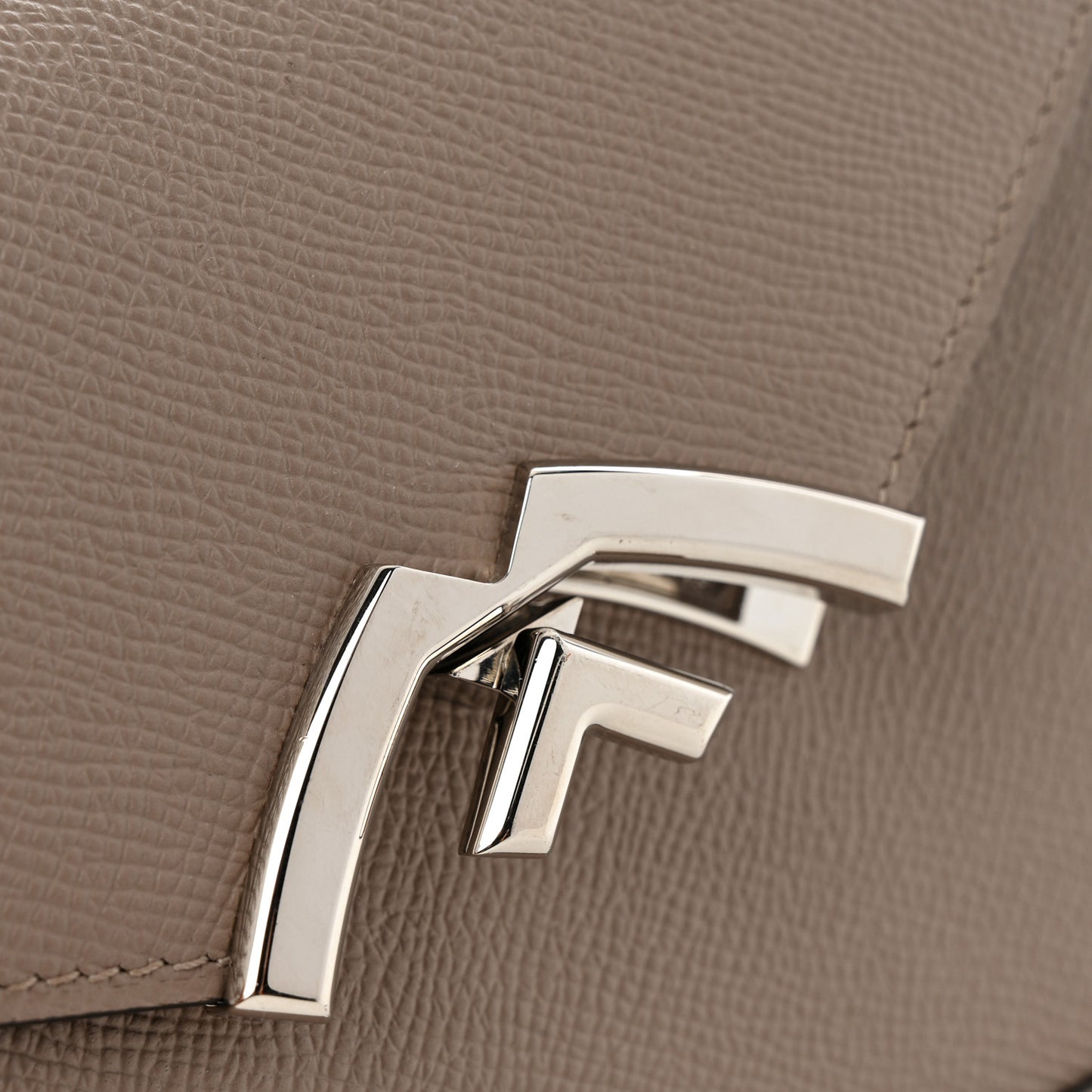 Taurillon Gabrielle Reporter Shoulder Bag Tourterelle