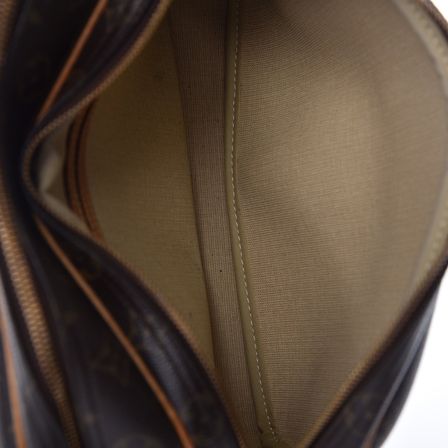 Louis Vuitton Monogram Reporter PM 7 of 15