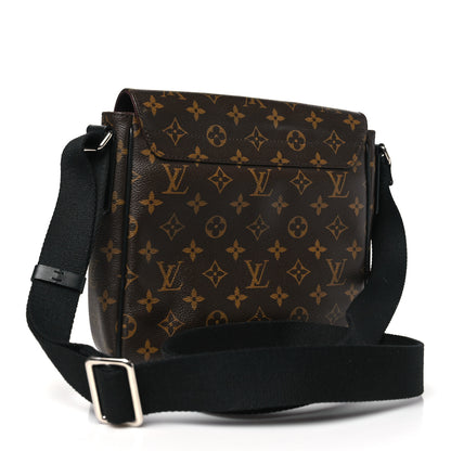 Louis Vuitton Monogram Macassar District PM 3 of 9