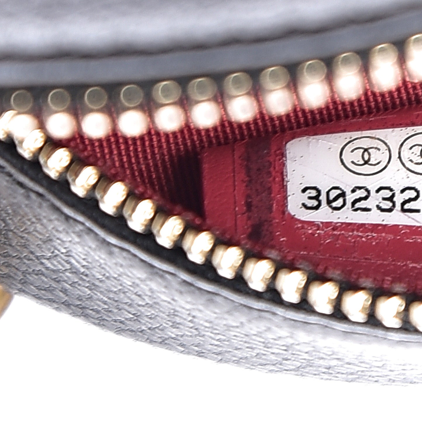 Shiny Goatskin Quilted 19 Round Clutch With Chain Black