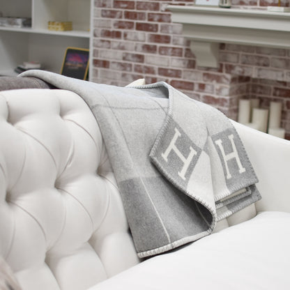 Hermes Wool Cashmere Avalon III Blanket Ecru Gris Clair 2 of 4