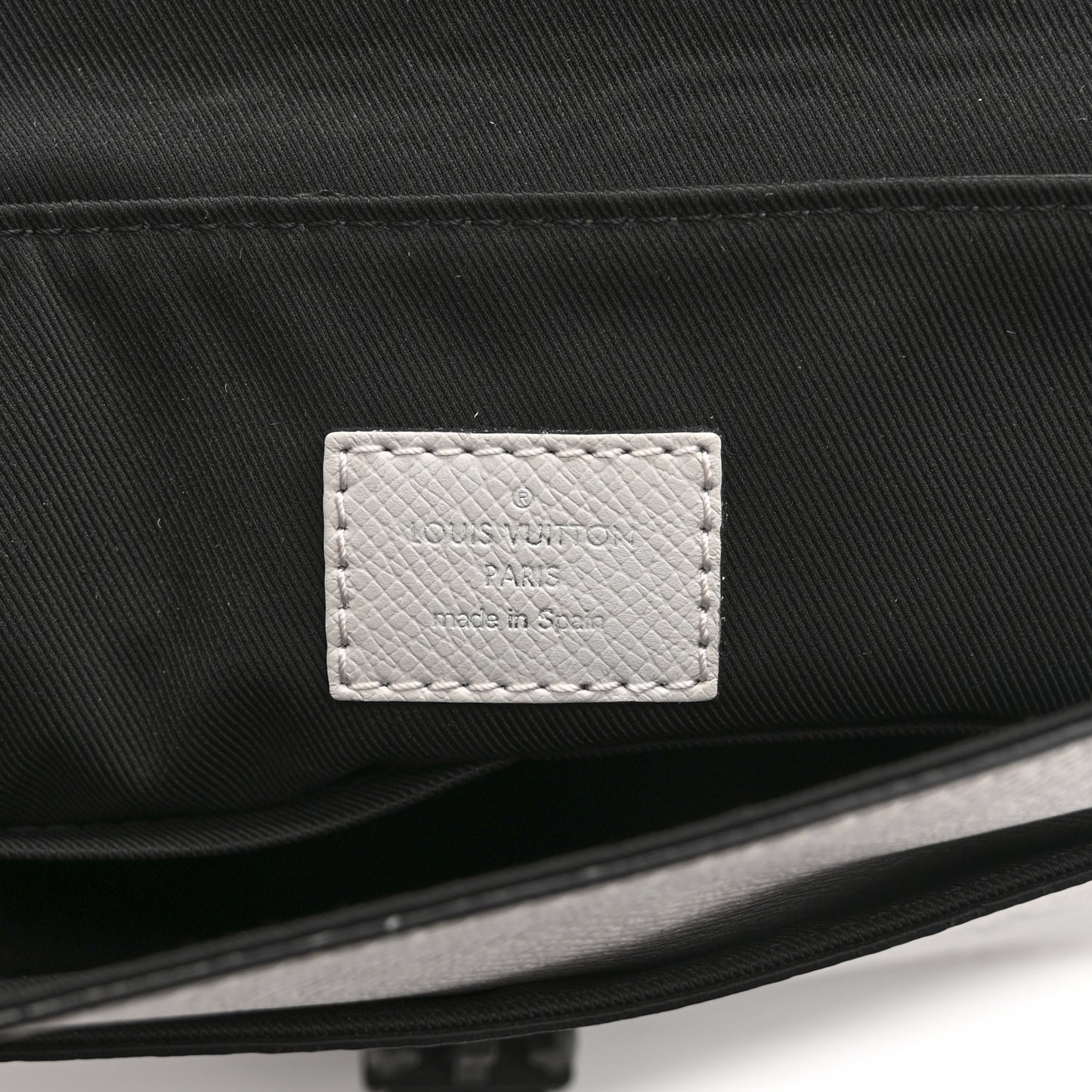 Taigarama Outdoor Flap Messenger White