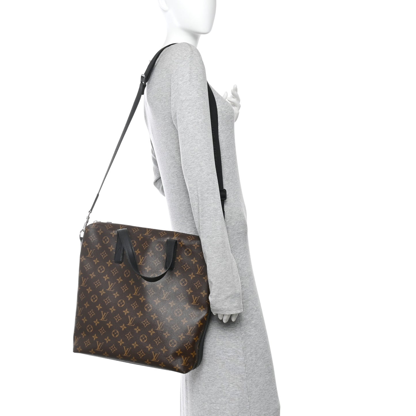 Monogram Macassar Kitan