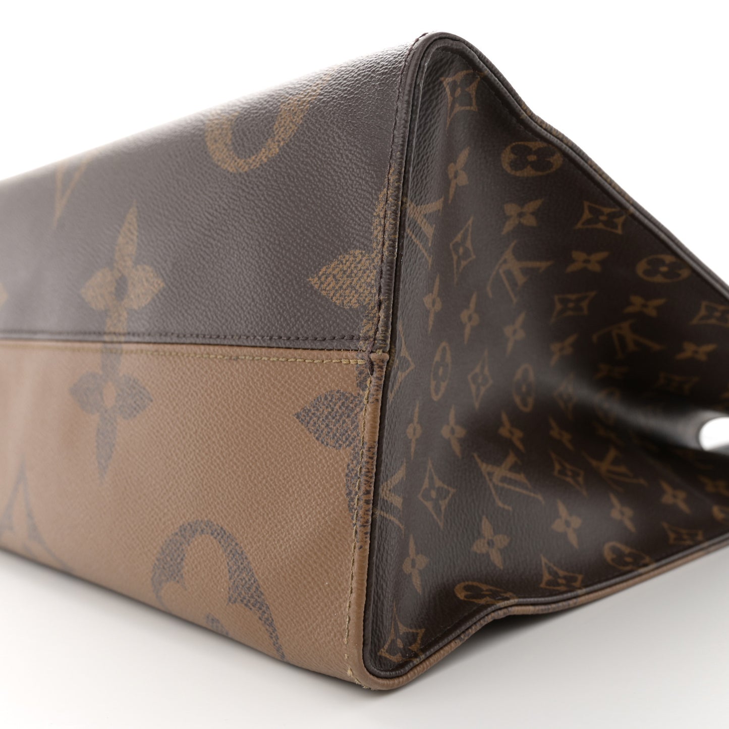 Reverse Monogram Giant Onthego GM