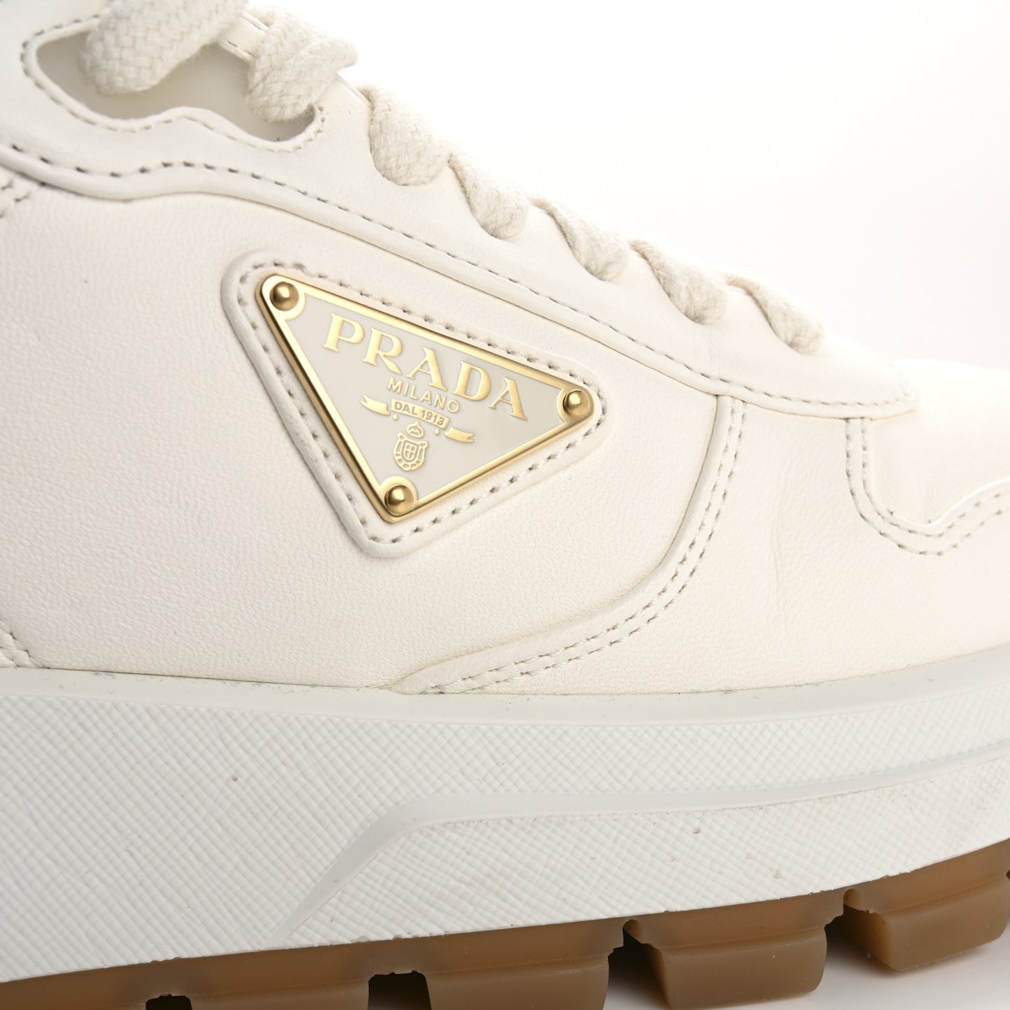 Nappa Metal Triangle Logo Womens Prax 01 45mm Sneakers 40 Avorio