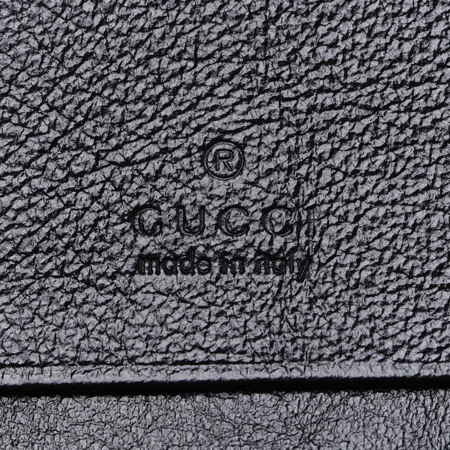 Vintage Effect Calfskin Matelasse Diagonal Torchon GG Marmont Card Case Wallet Black Romantic Cherry