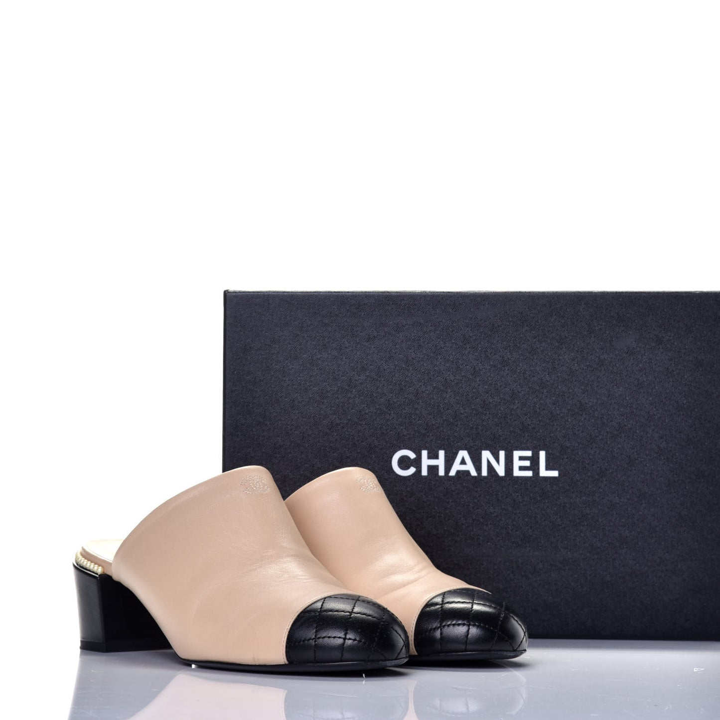 Lambskin Quilted Cap Toe Pearl Mule 39.5 Beige Black