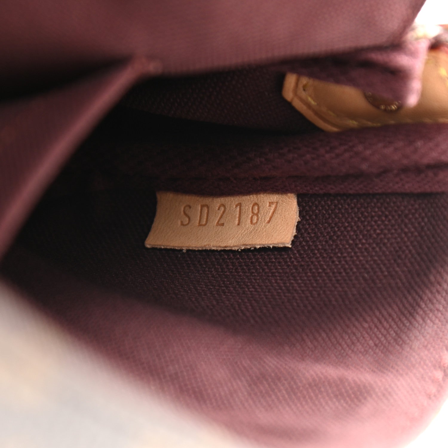 Louis Vuitton Monogram Favorite PM 7 of 9