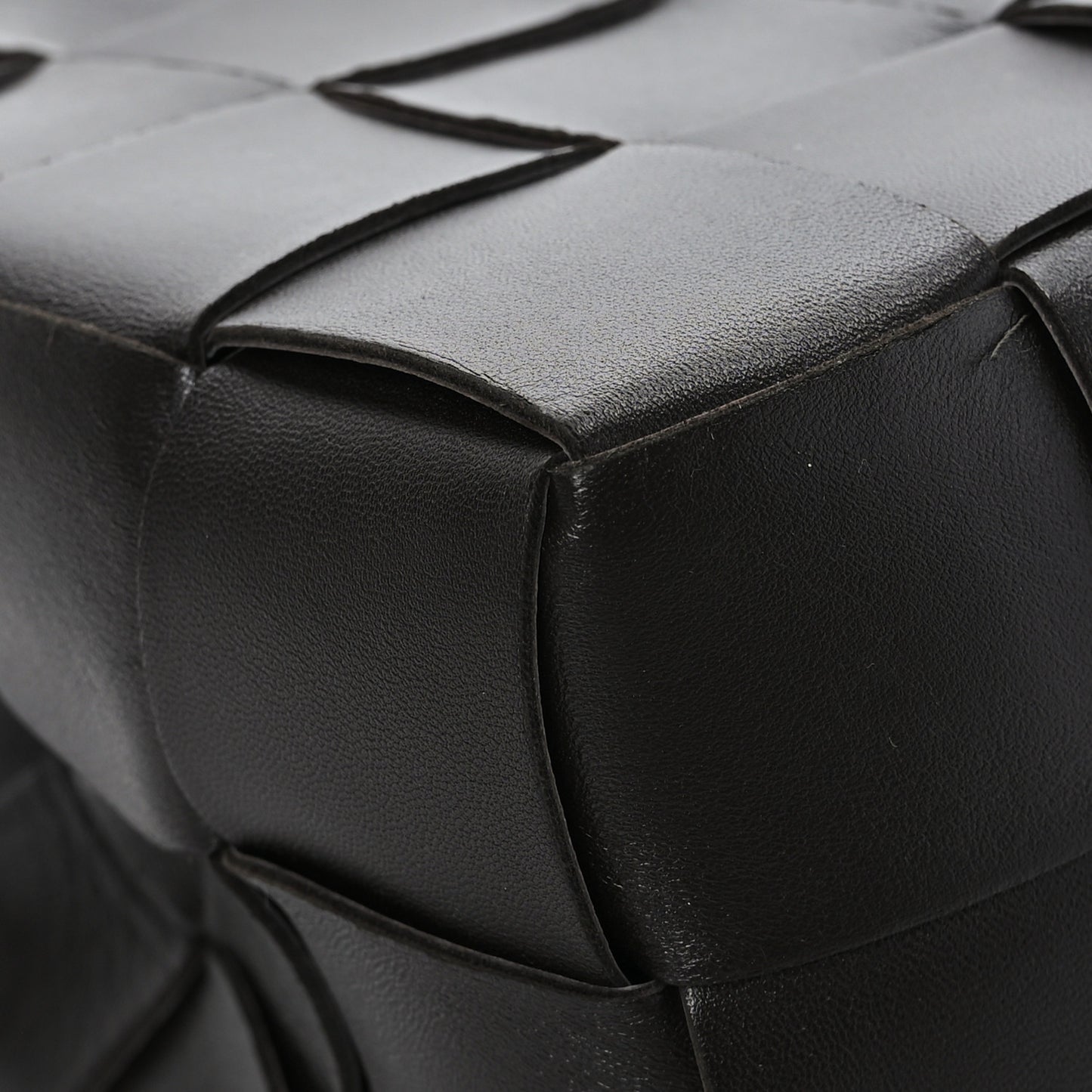 Nappa Maxi Intrecciato Cassette Bucket Bag Fondant