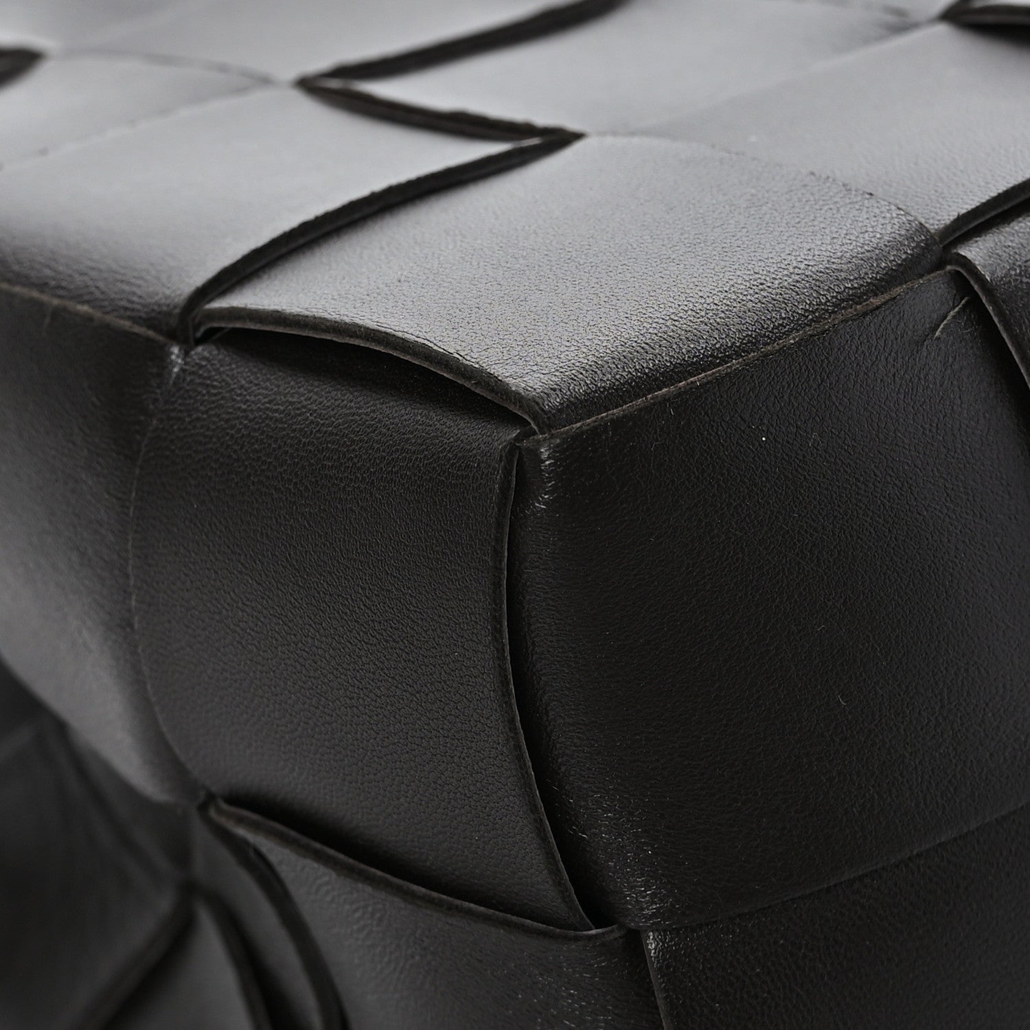 Bottega Veneta Nappa Maxi Intrecciato Cassette Bucket Bag Fondant 7 of 10