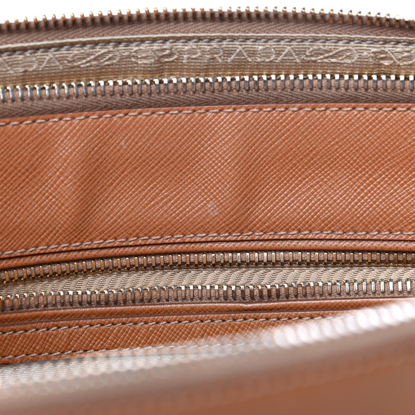 Saffiano Medium Galleria Double Zip Tote Caramel