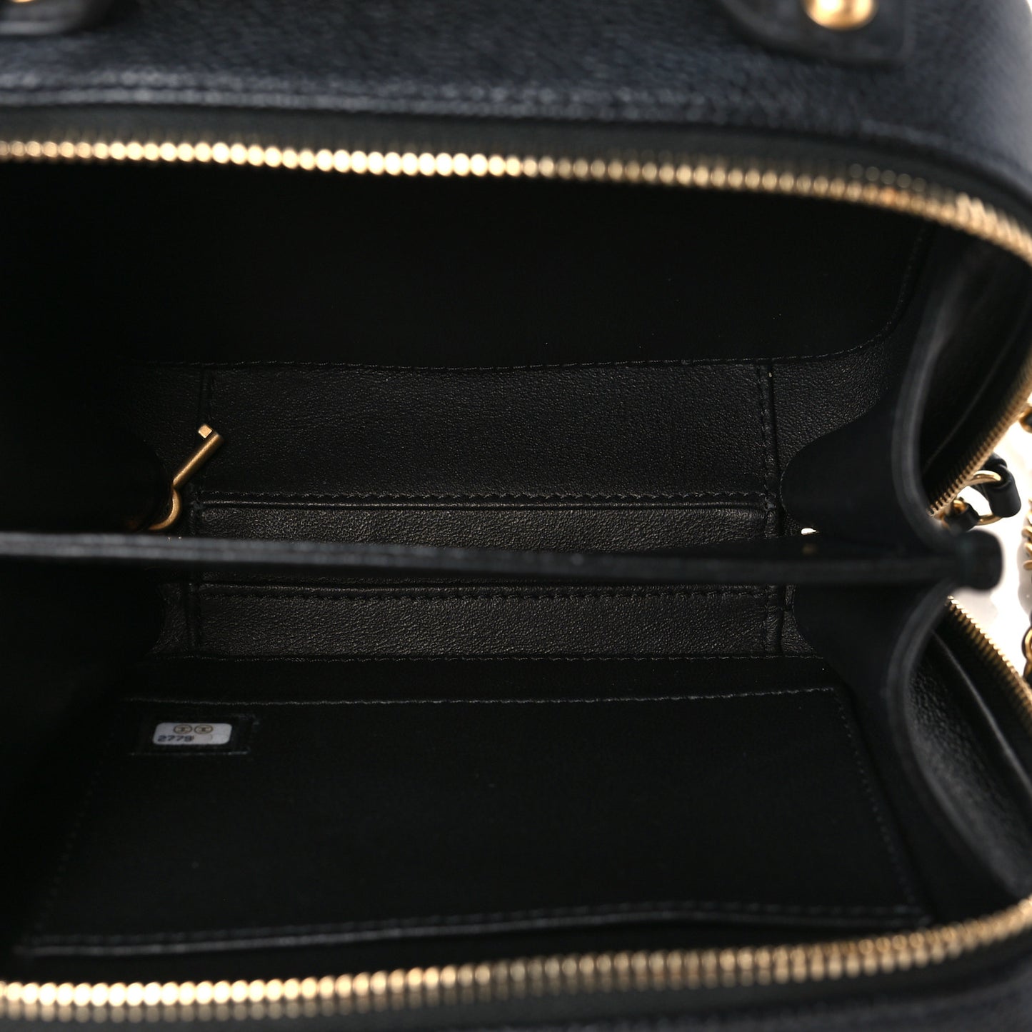 Caviar Quilted Small CC Filigree Vanity Case Black