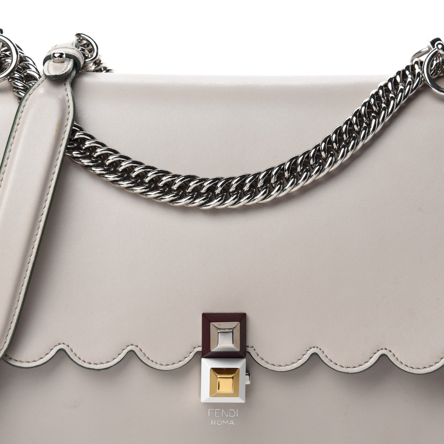 Vitello Liberty Scalloped Studded Kan I Shoulder Bag Grigio Polvere