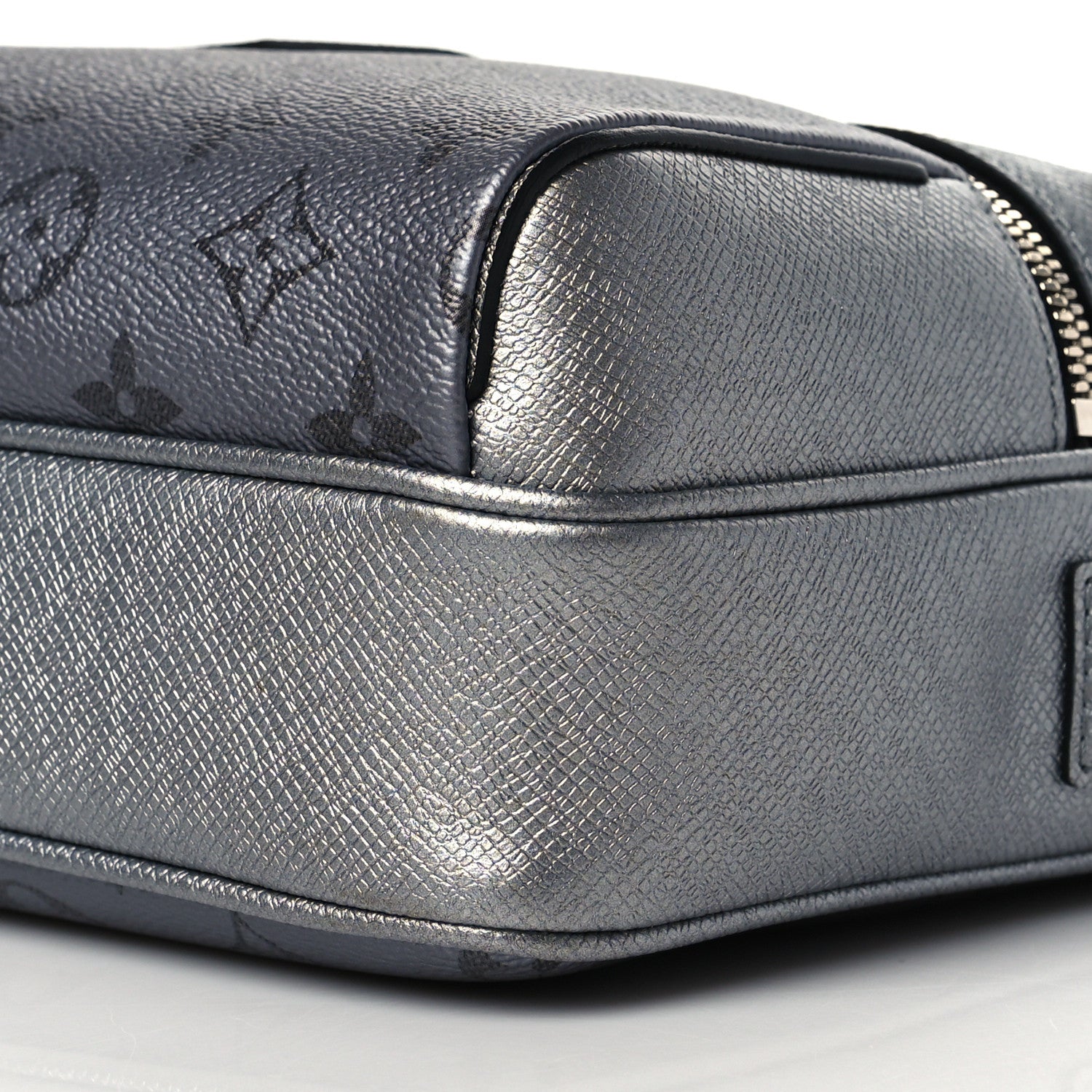 Louis Vuitton Taigarama Outdoor Messenger Gunmetal 9 of 9