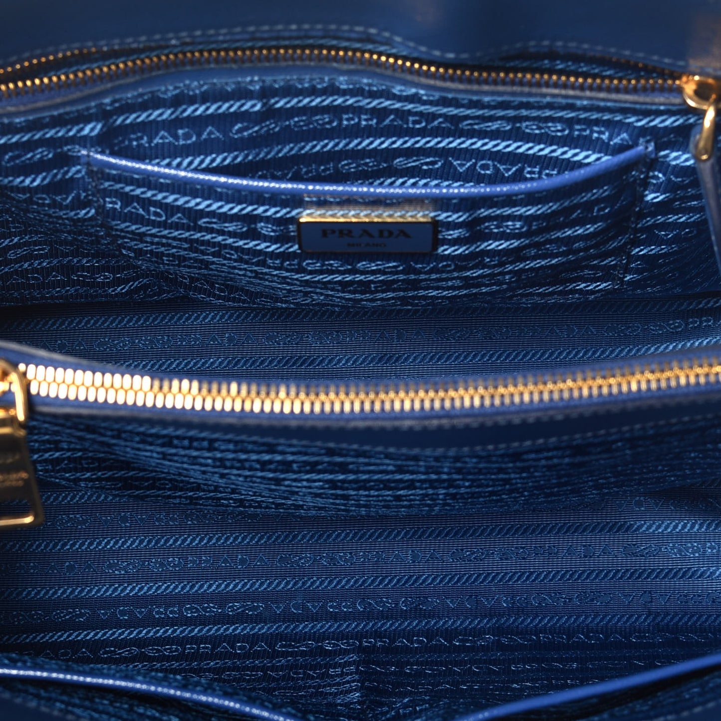Saffiano Vernice Shopping Tote Azzurro