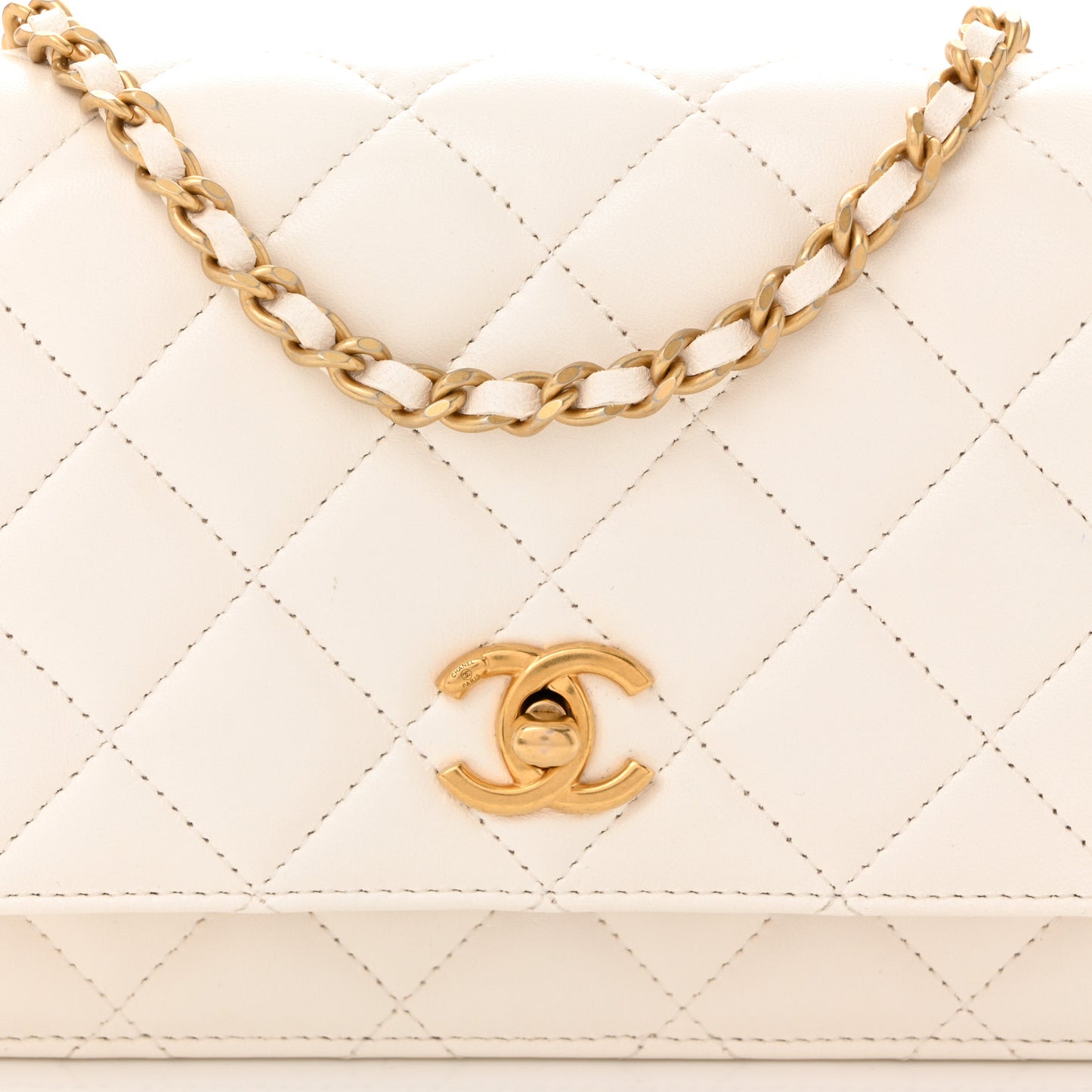 Lambskin Quilted CC Pearl Crush Wallet on Chain WOC White