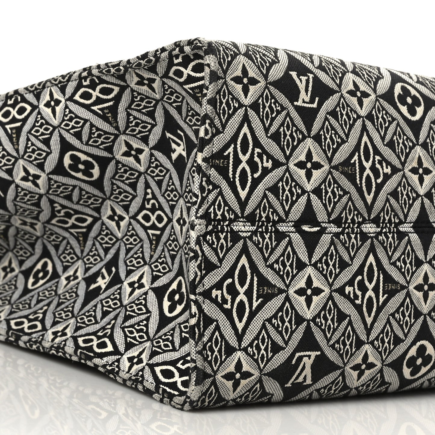 Jacquard Since 1854 Onthego GM Grey