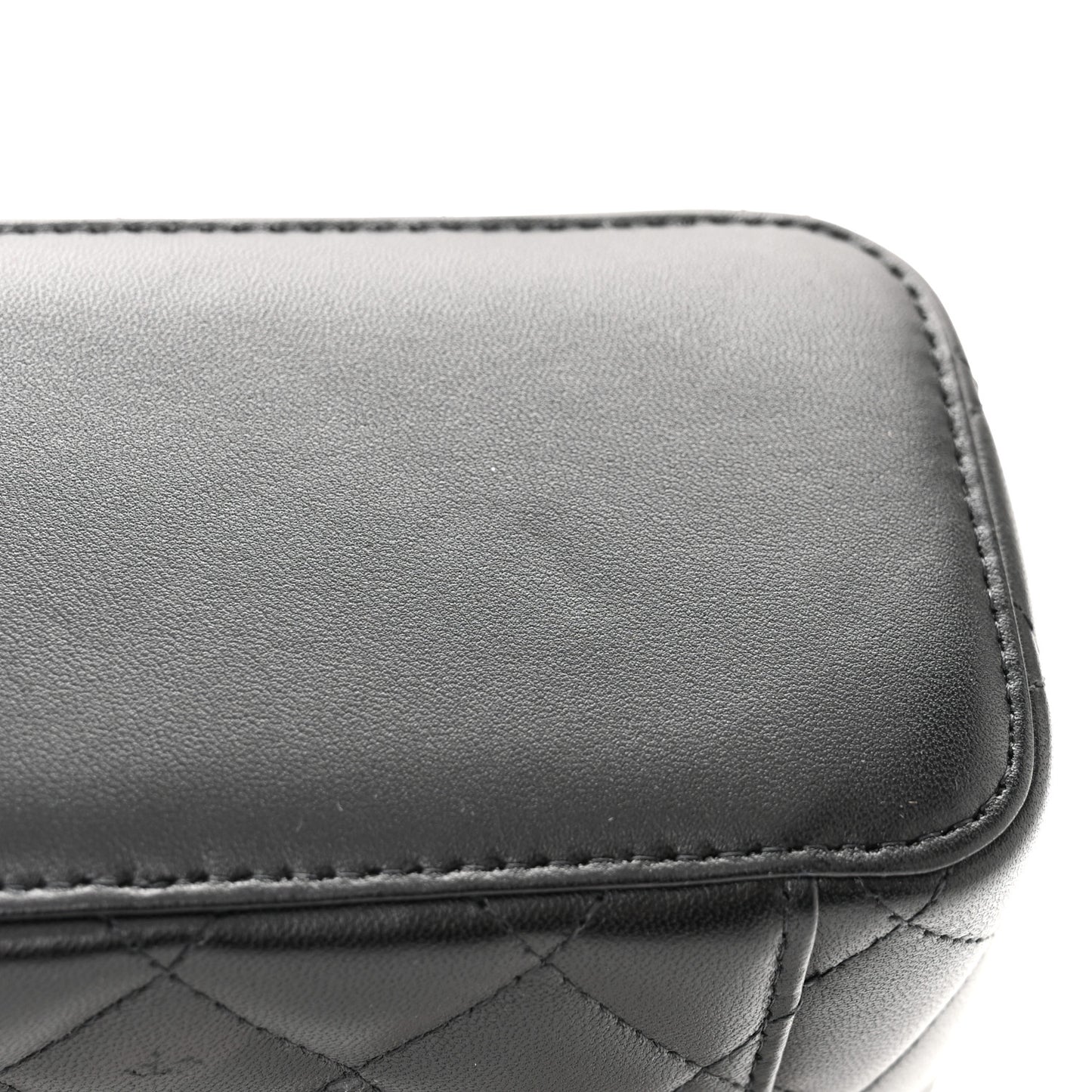 Lambskin Quilted Small Top Handle Vanity Case With Chain Black
