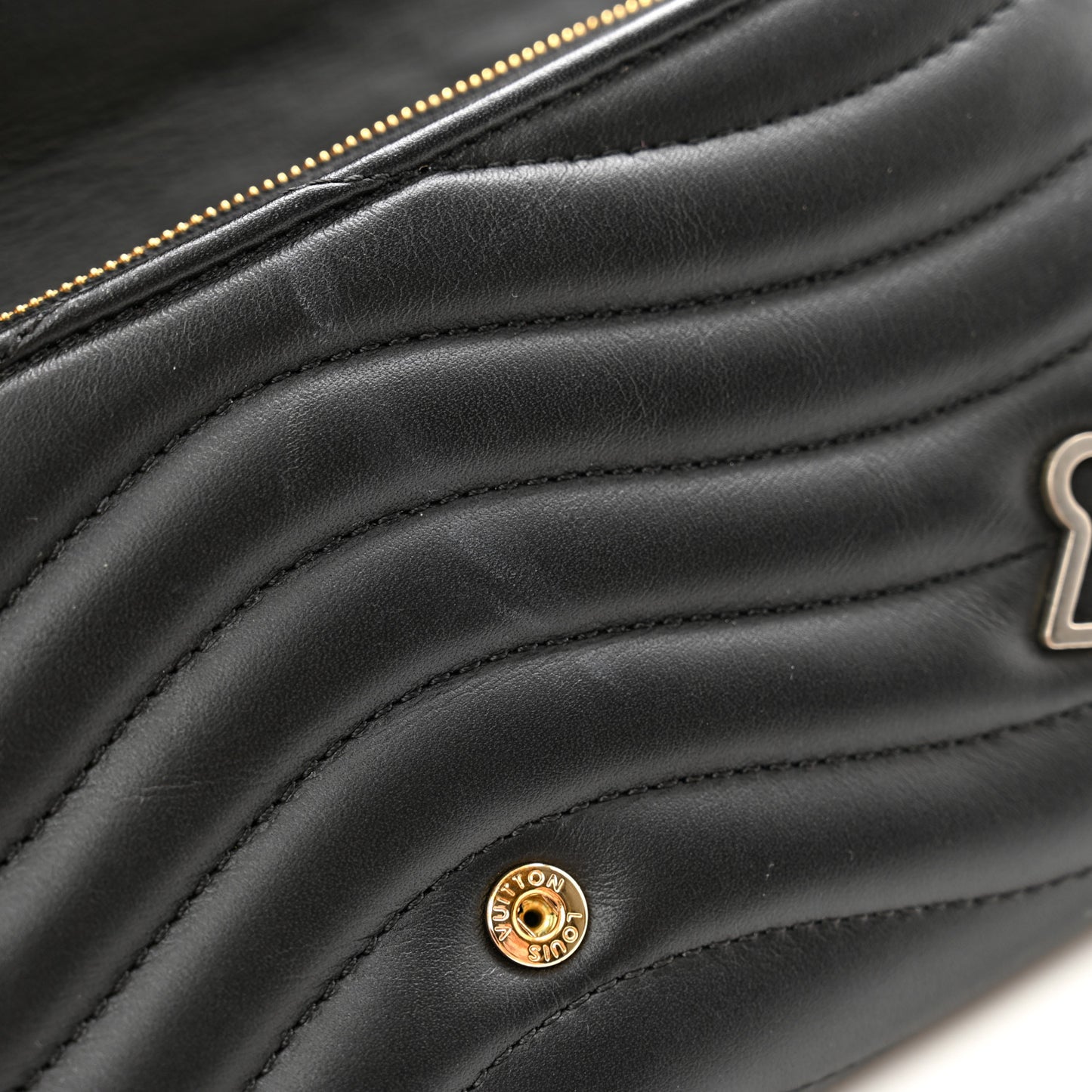 Calfskin Love Lock New Wave Long Wallet Black
