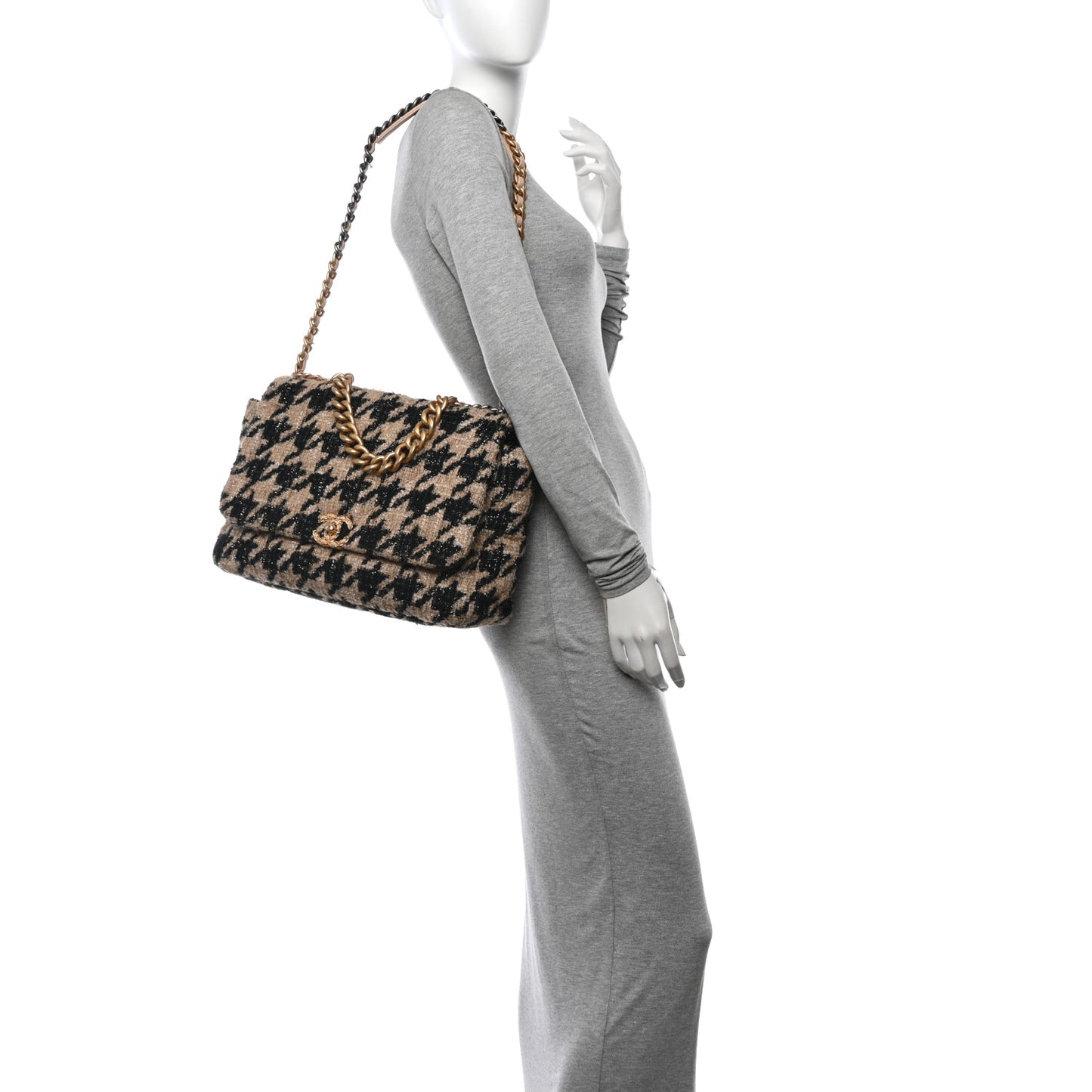 Tweed Maxi Chanel 19 Flap Beige Black