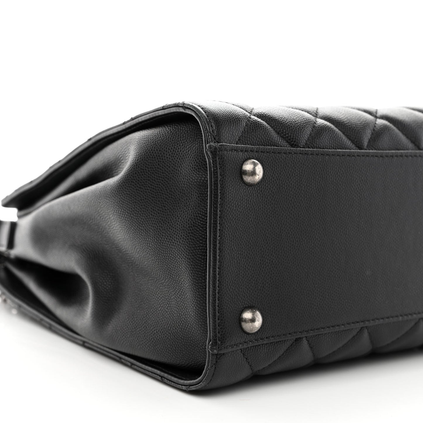 Caviar Quilted Medium CC Bucket Bag Black