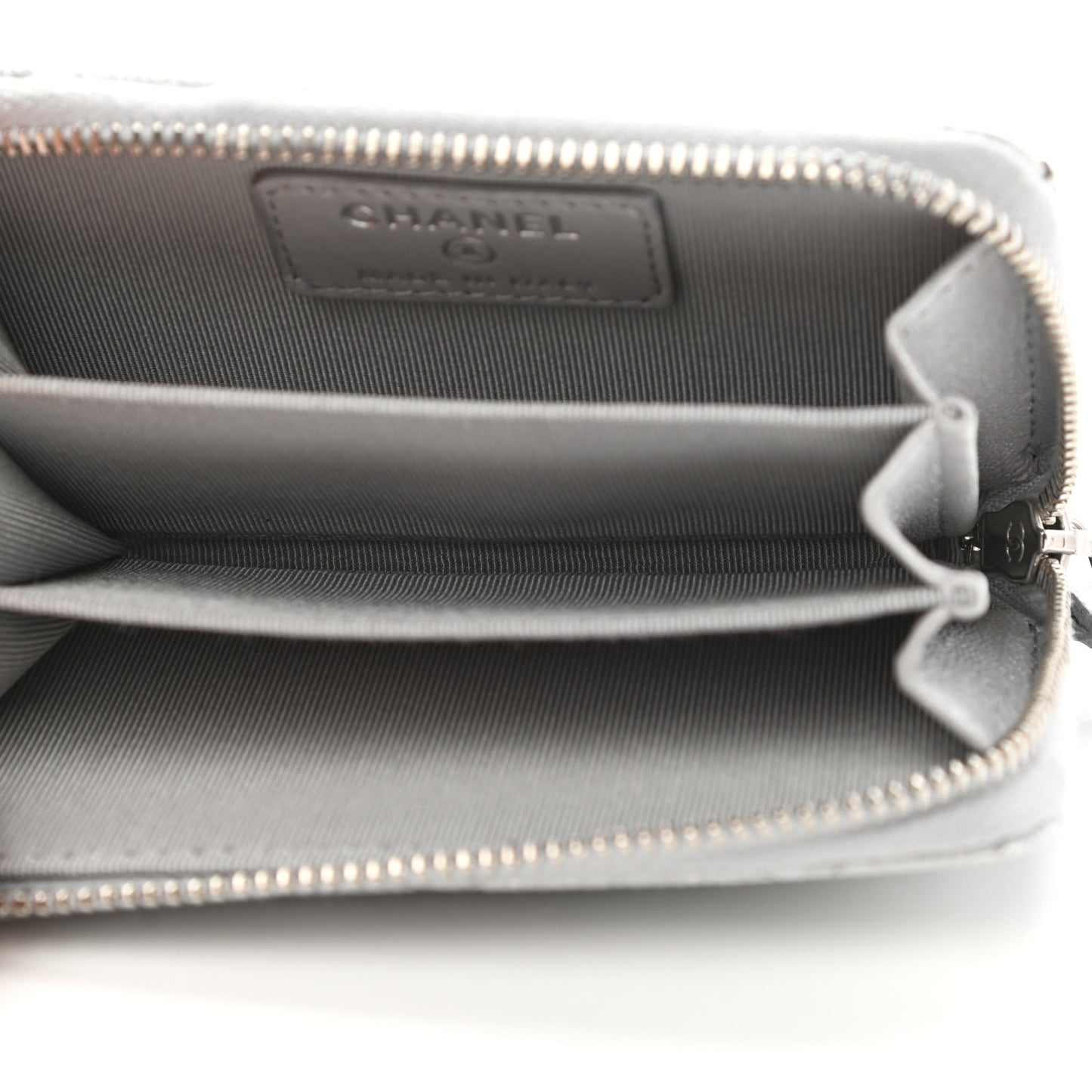 Glittered Metallic Caviar Quilted Zip Coin Purse Wallet Silver
