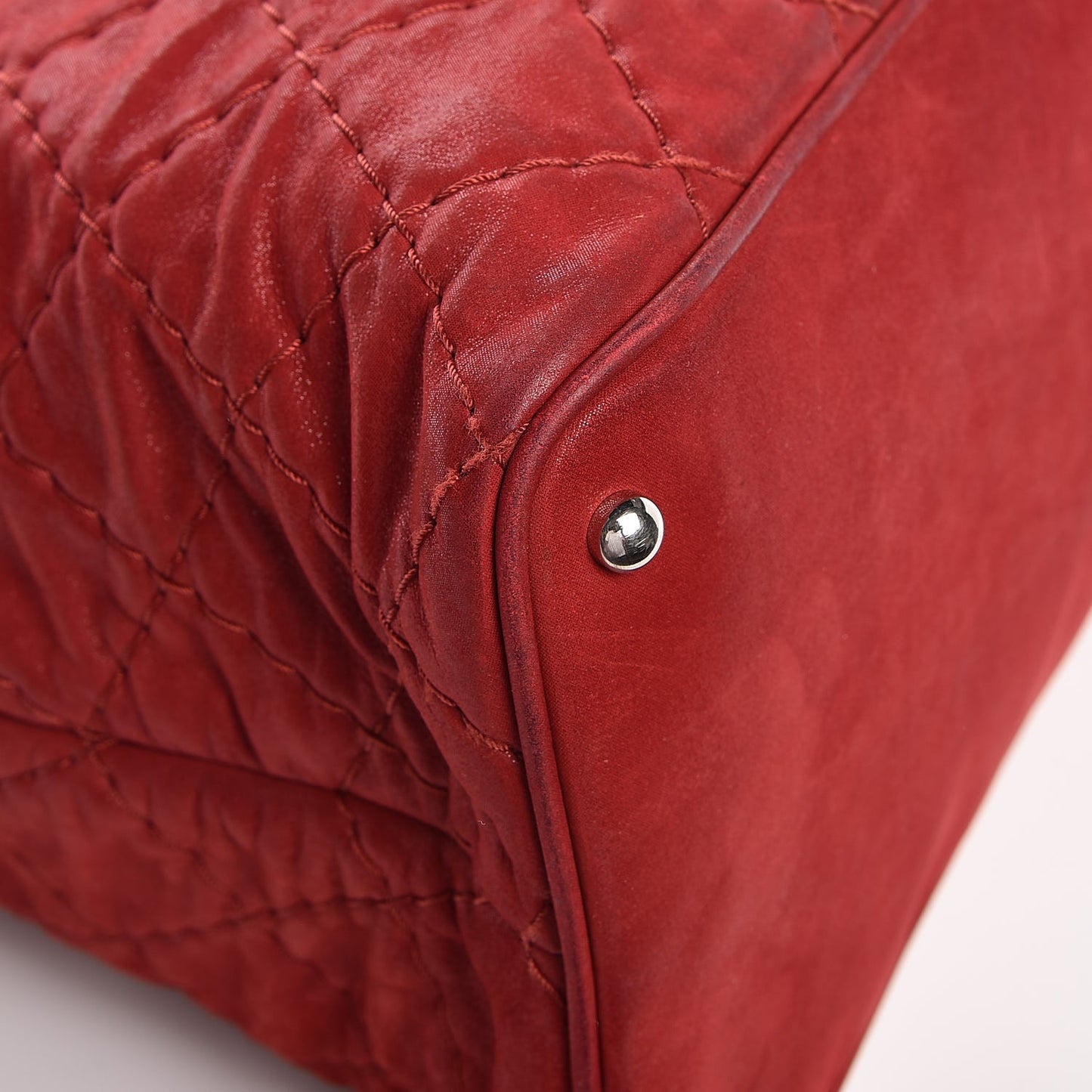Iridescent Calfskin Quilted Large Sea Hit Tote Red