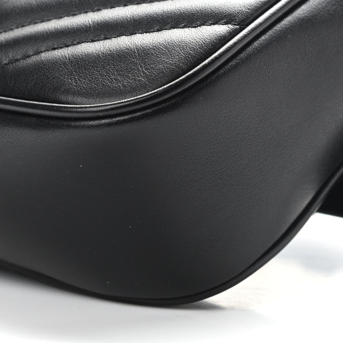 Calfskin Matelasse Mens GG Marmont Belt Bag 80 32 Black