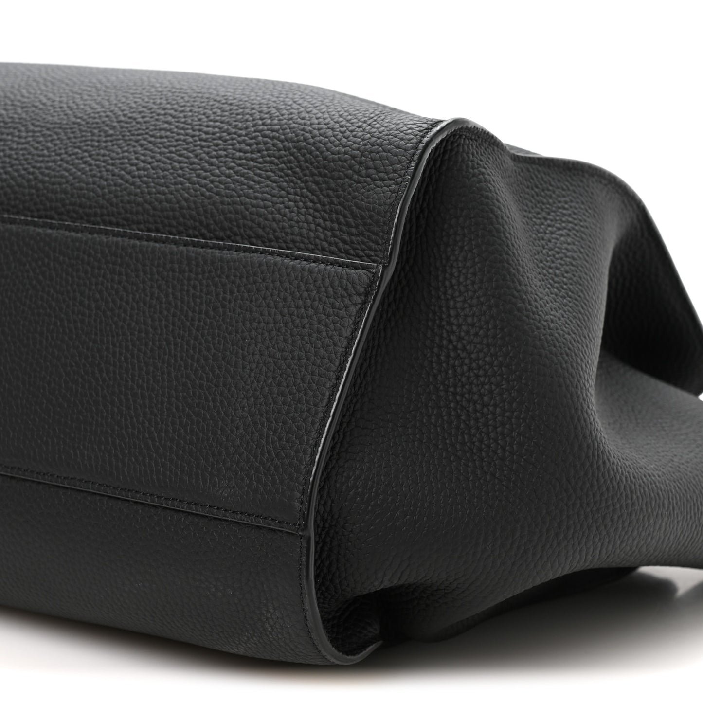 Matte Grained Calfskin Marlo 17 Black