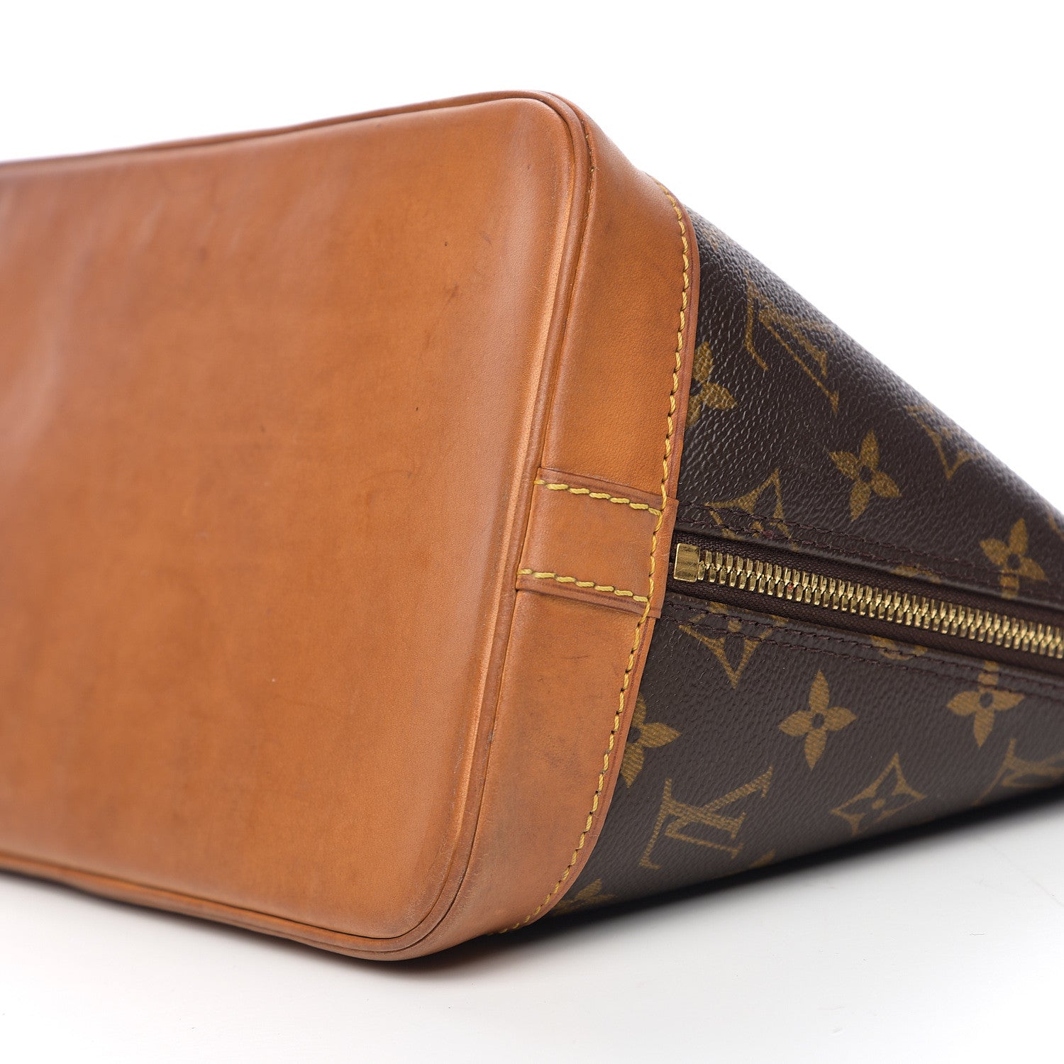 Louis Vuitton Monogram Alma PM 9 of 10