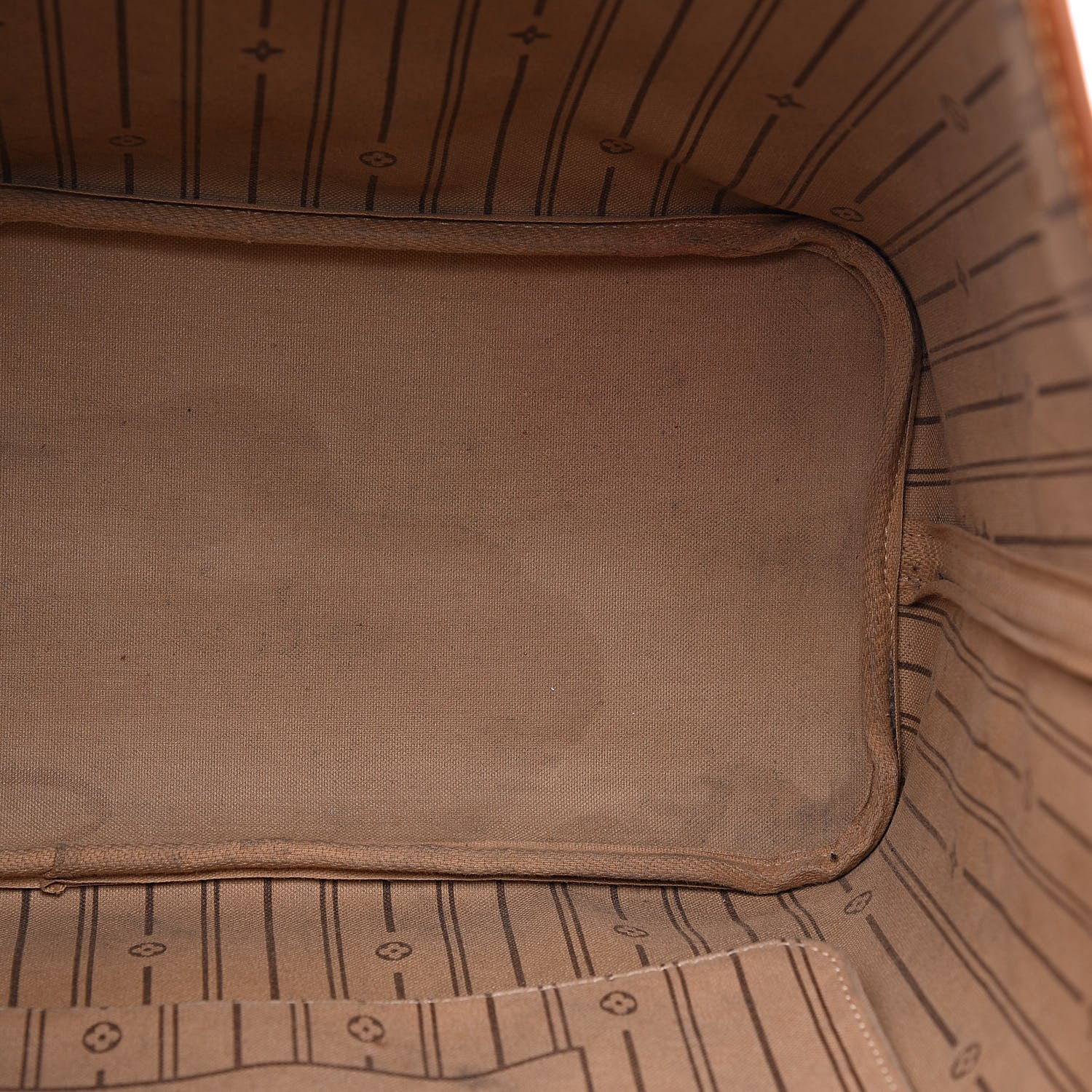 Louis Vuitton Monogram Neverfull MM 9 of 22