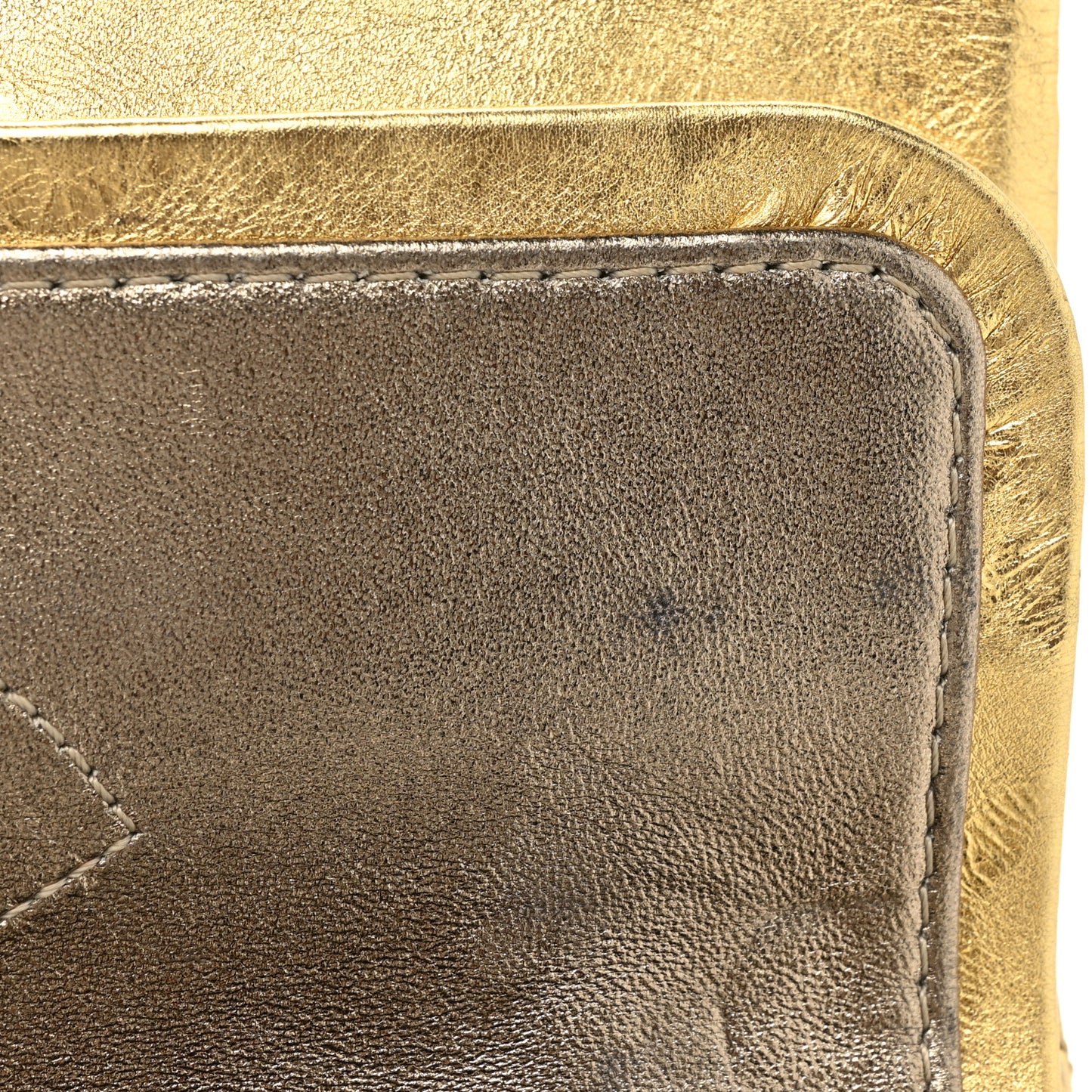 Metallic Aged Calfskin Quilted 2.55 Reissue 225 Flap Gold