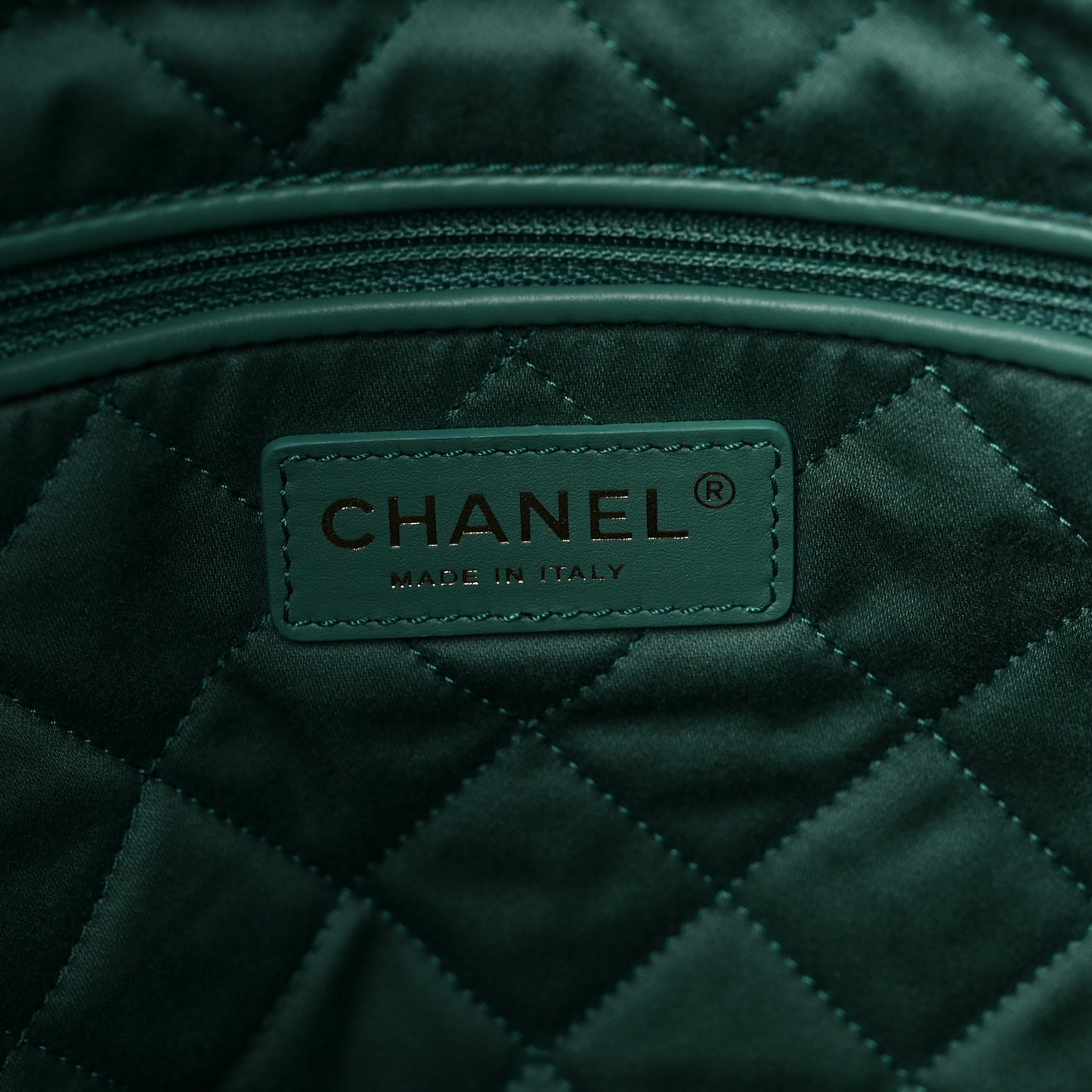 Shiny Calfskin Quilted Chanel 22 Green