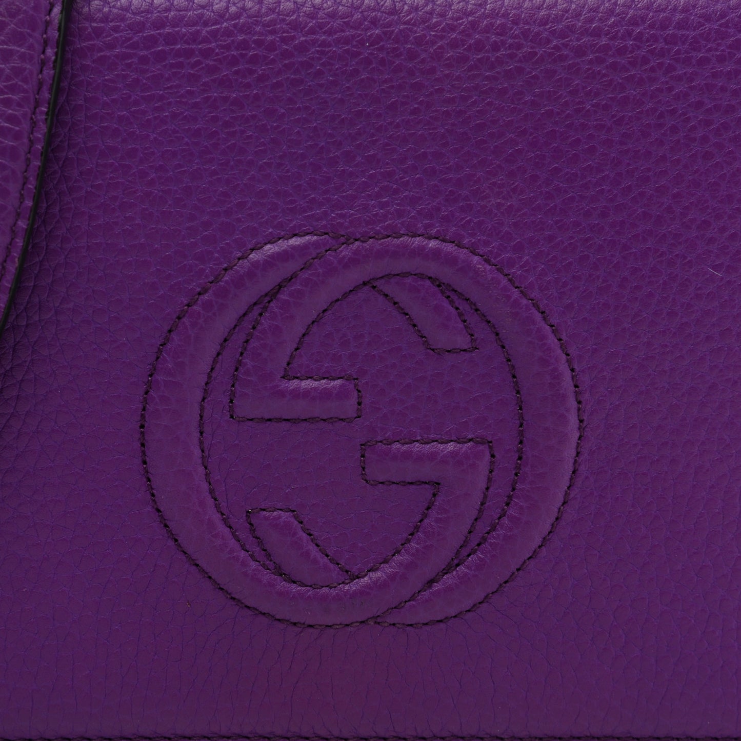 Pebbled Calfskin Soho Wallet on Chain Shine Purple