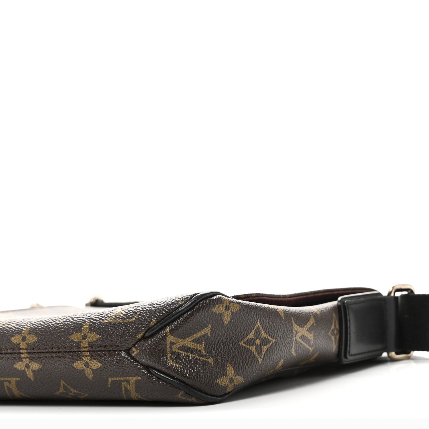 Louis Vuitton Monogram Macassar District PM 9 of 9