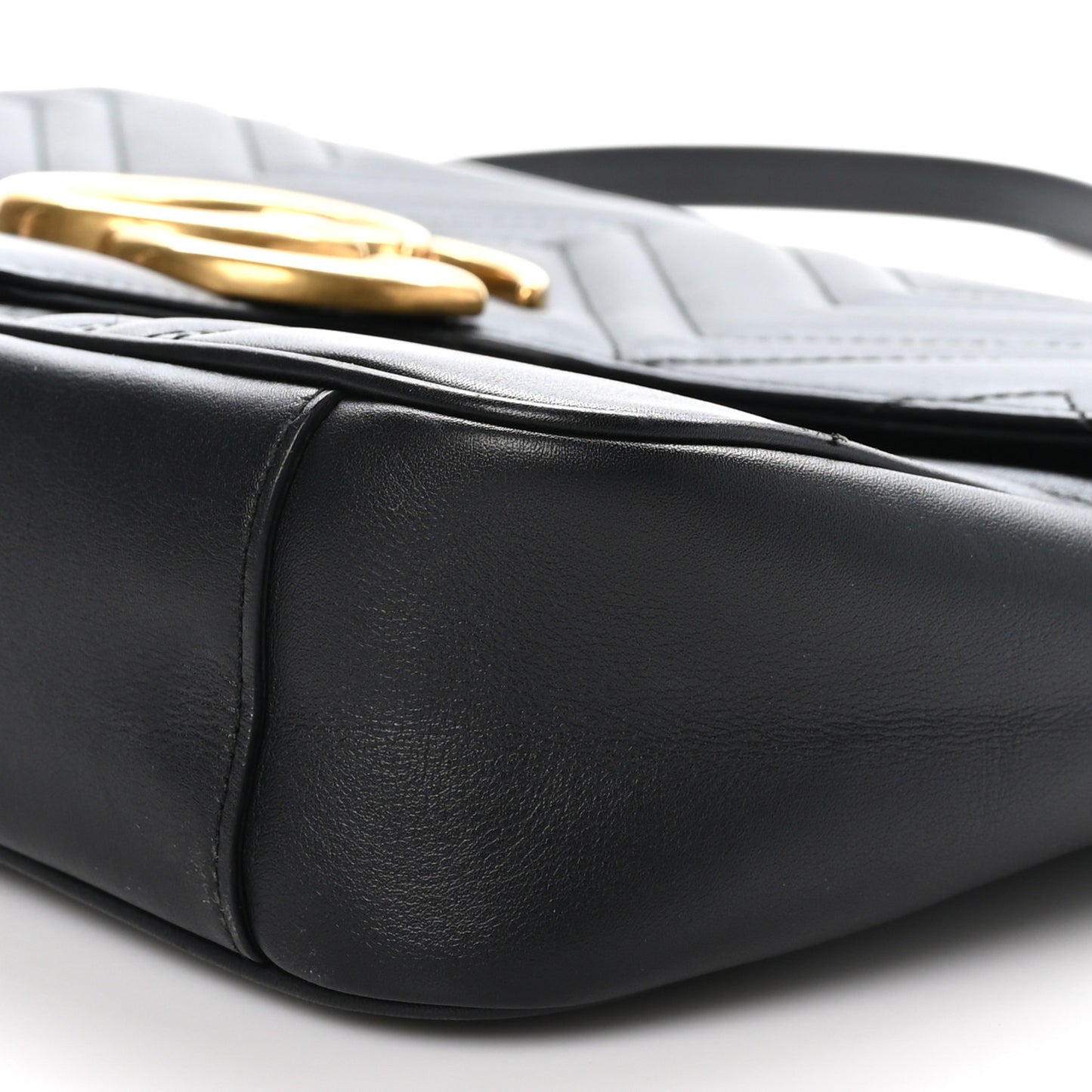 Calfskin Matelasse Medium GG Marmont Shoulder Bag Black
