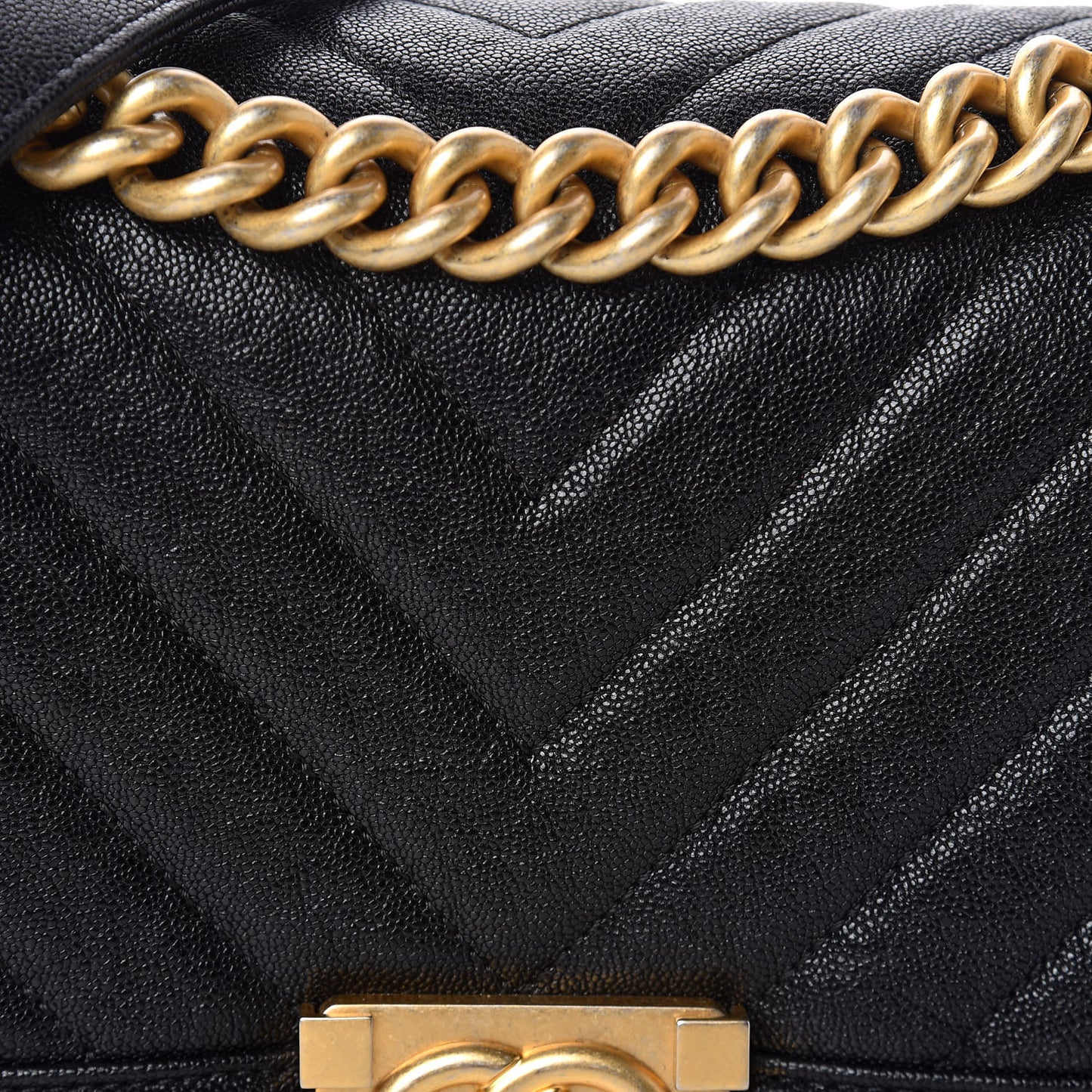 Caviar Chevron Quilted Medium Boy Flap Black