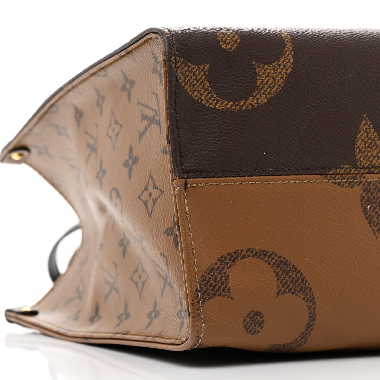Reverse Monogram Giant Onthego MM