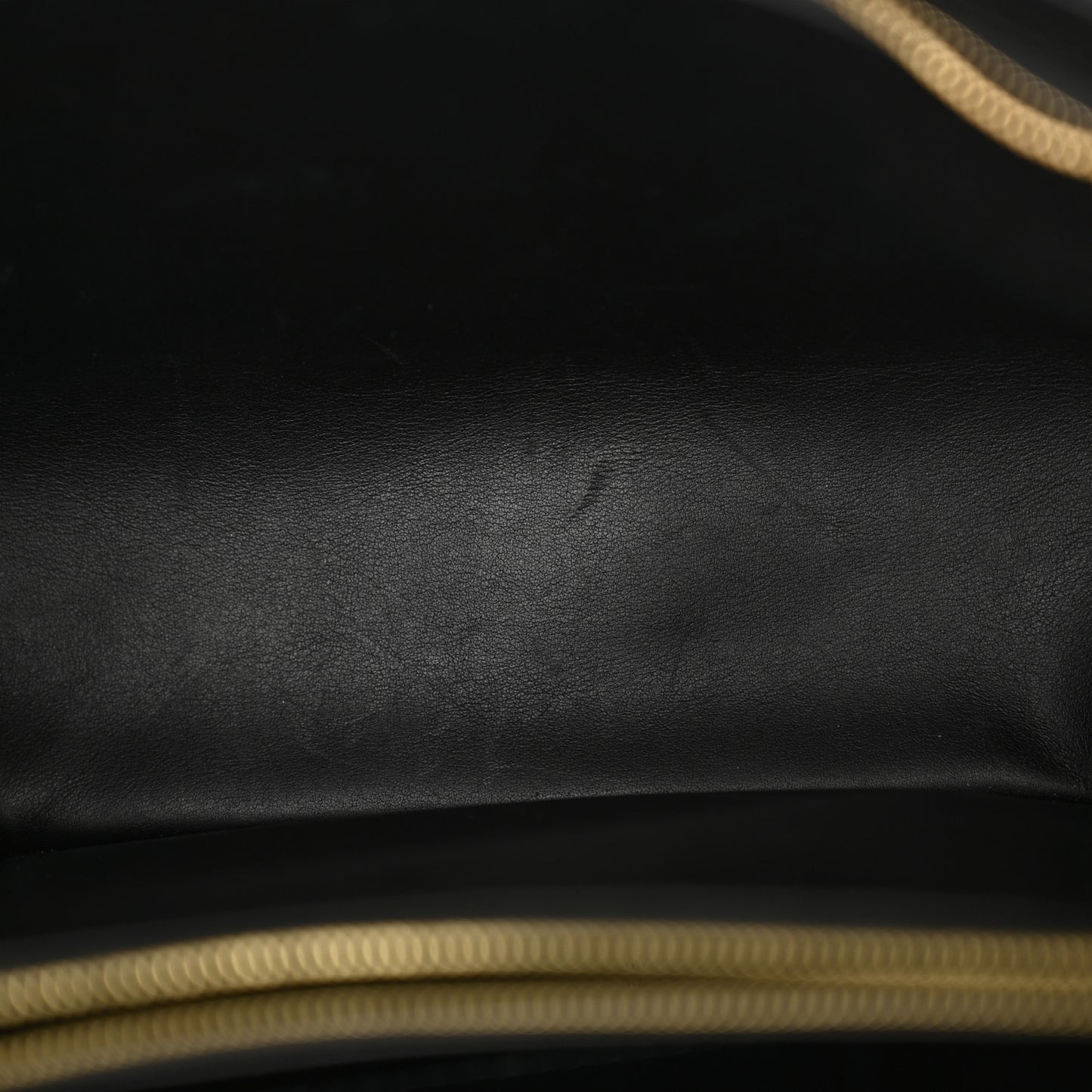Grained Smooth Calfskin Rose Des Vents MM Black