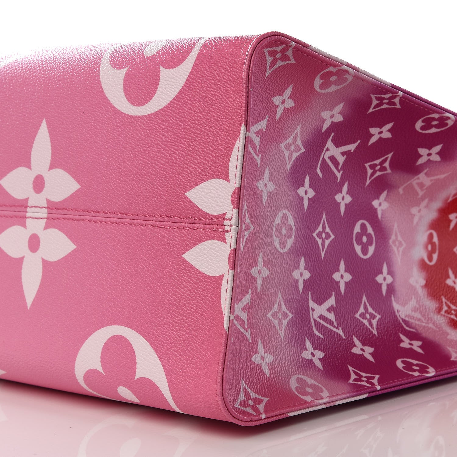 Louis Vuitton Monogram Escale Onthego GM Rouge 8 of 9