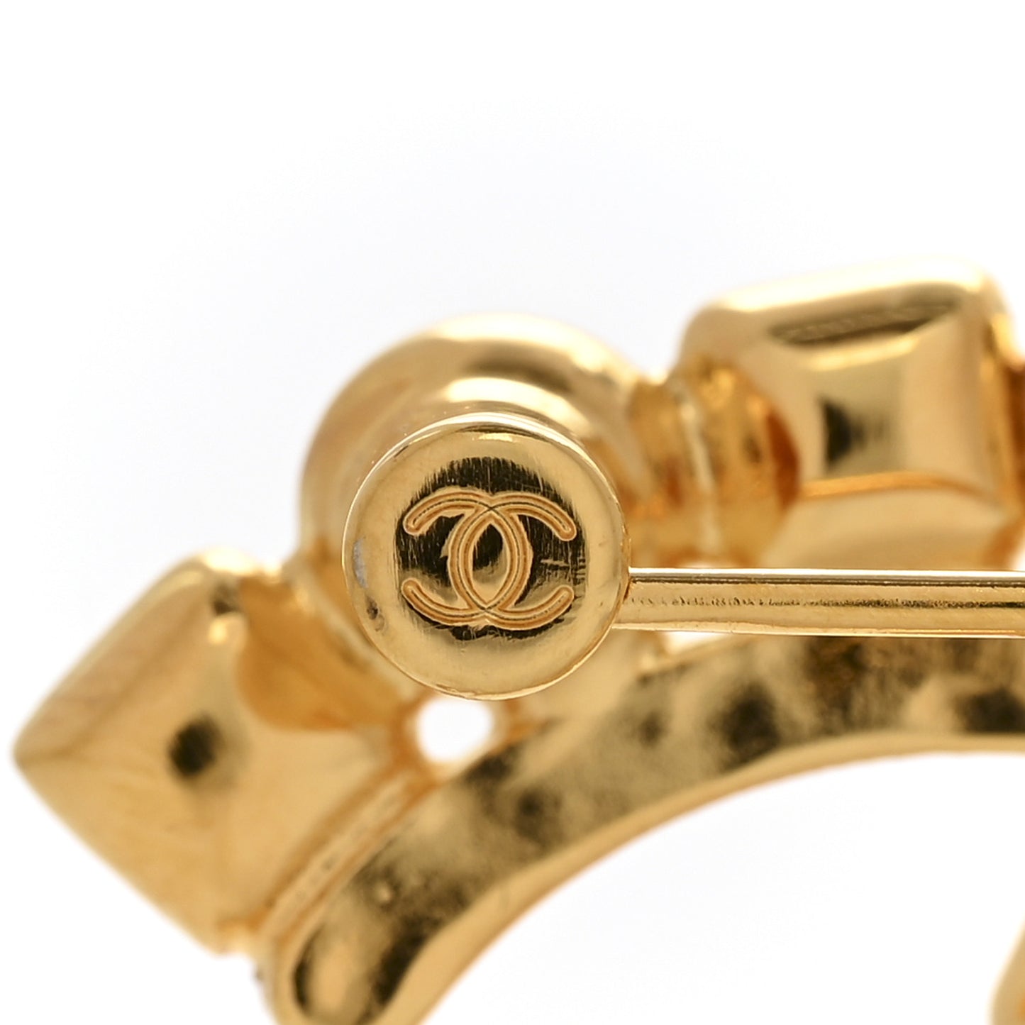 Crystal Pearl CC Brooch Gold