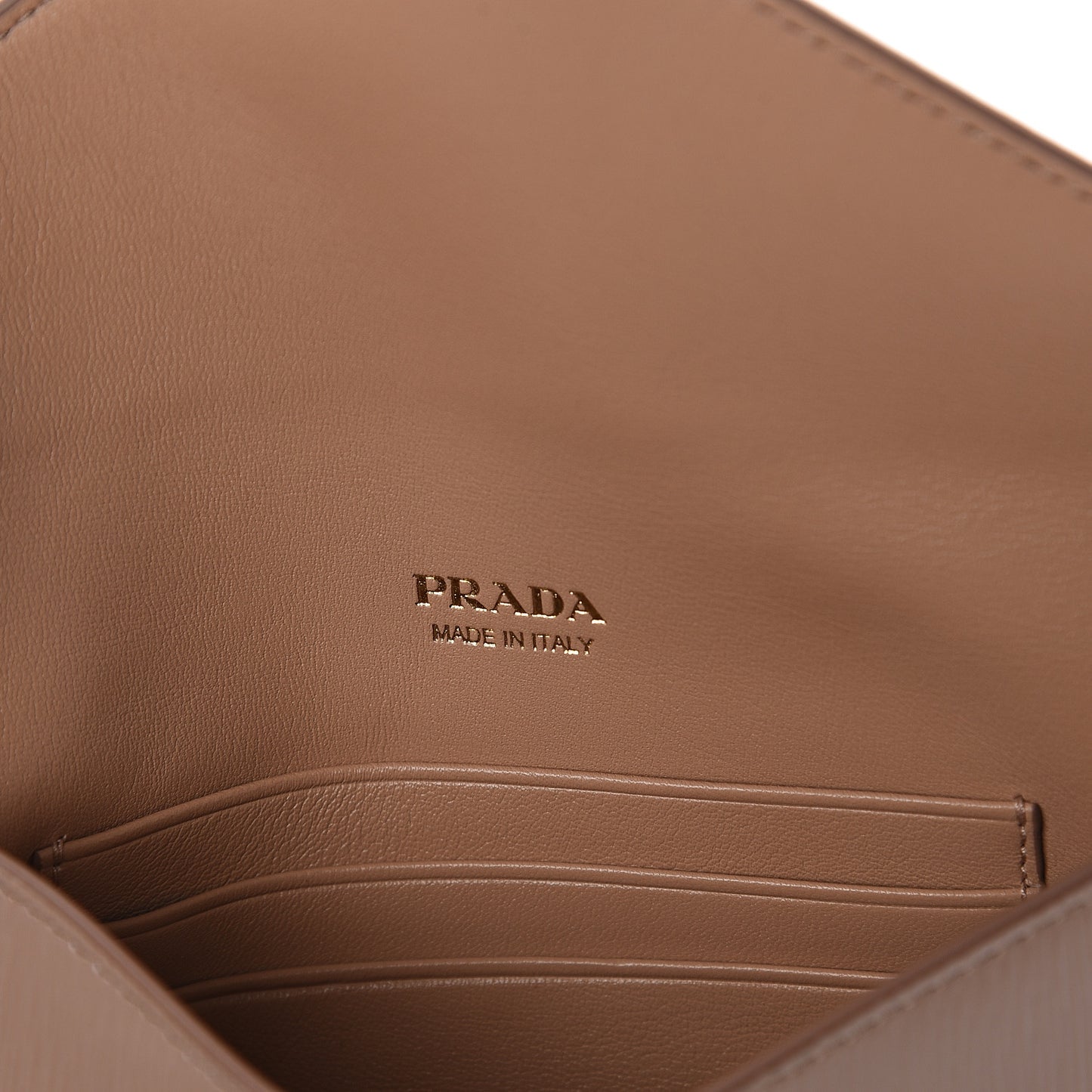 Vitello Move Envelope Wallet Cammeo