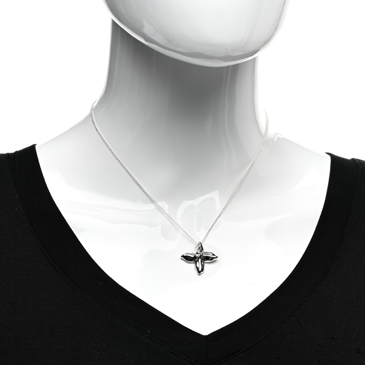 Tiffany Sterling Silver Flower Petal Pendant Necklace 2 of 4