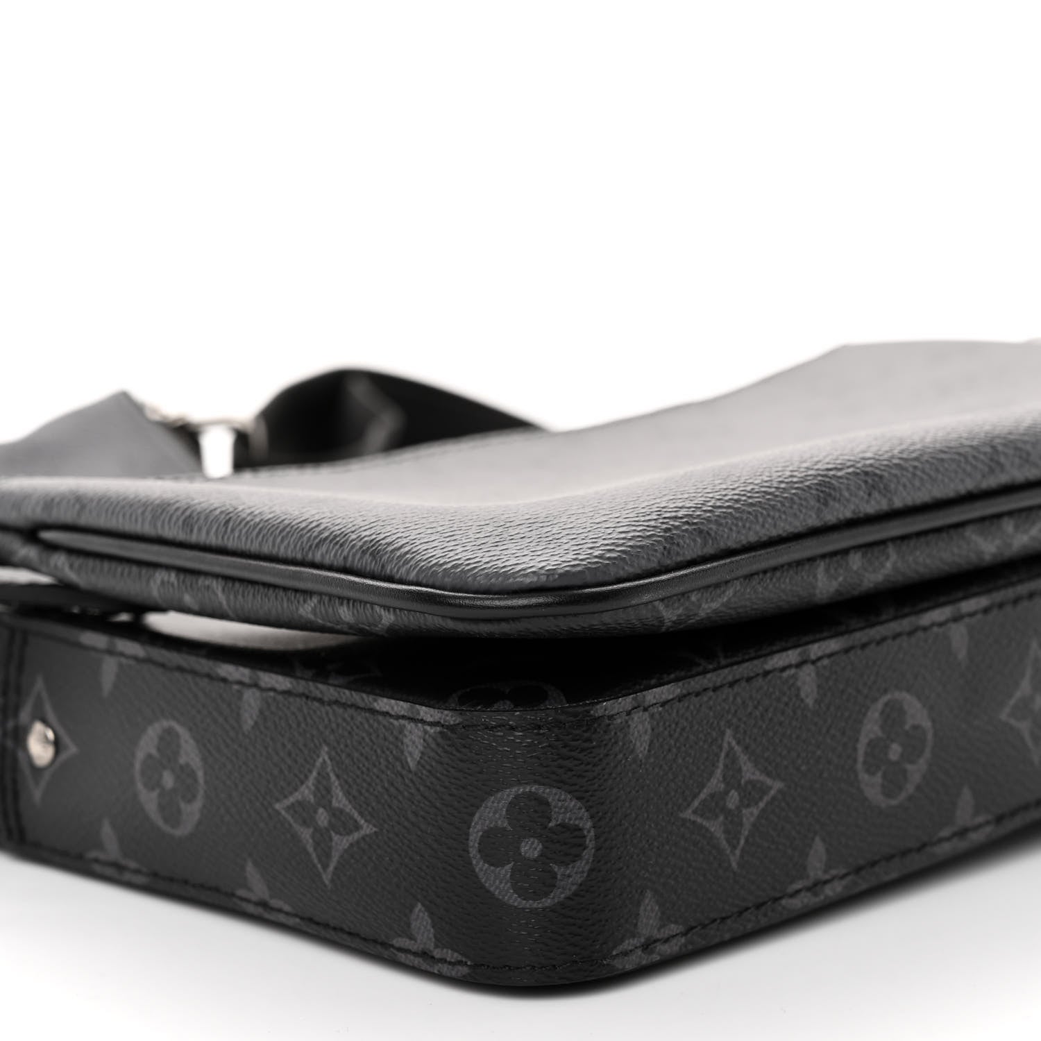 Louis Vuitton Reverse Monogram Eclipse Trio Messenger 9 of 10