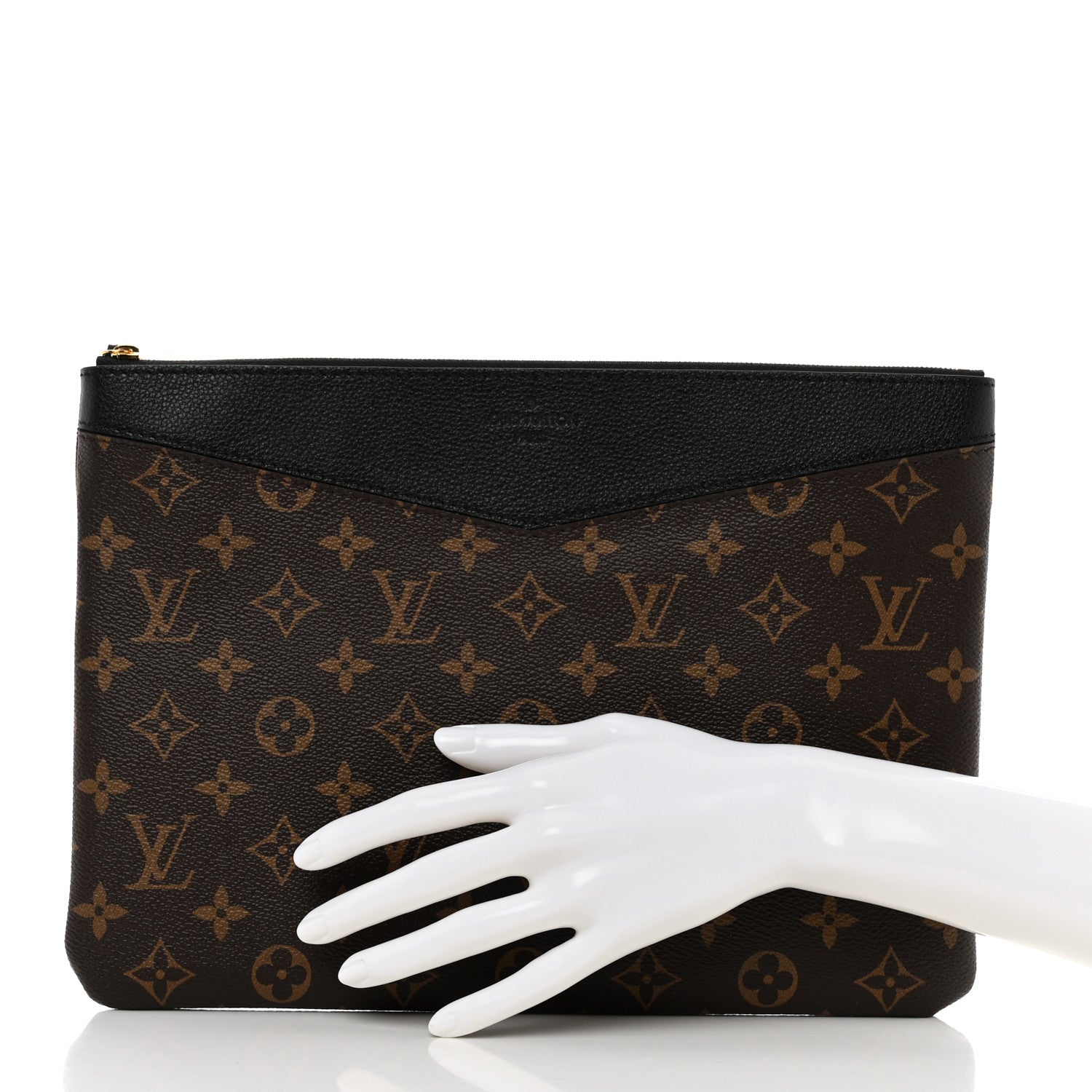 Louis Vuitton Monogram Daily Pouch Black 2 of 7