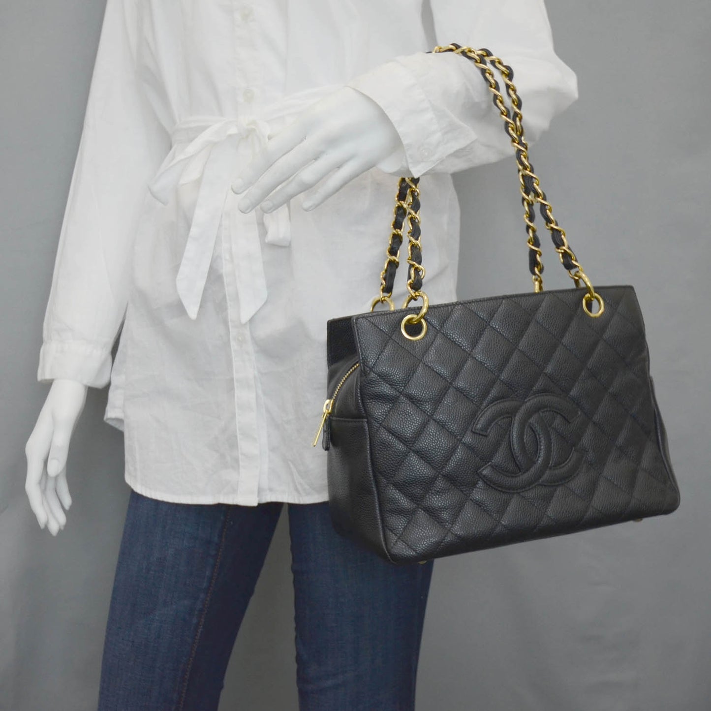 Caviar Quilted Petit Timeless Tote PTT Black